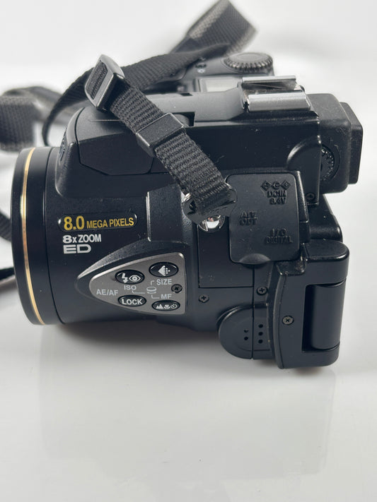 Nikon Coolpix Digital Camera 8700 8.0MP Black Zoom 8X
