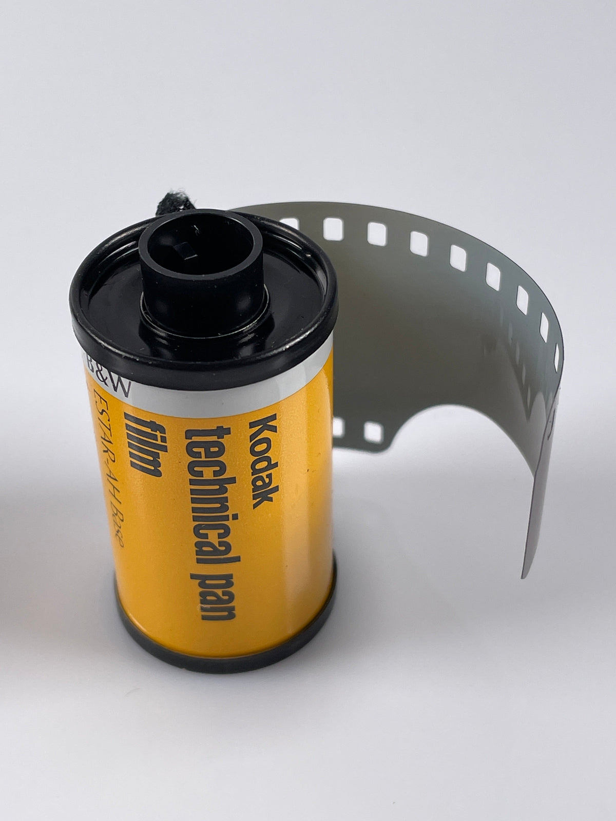 Kodak Technical Pan Film Estar-AH Base 35mm 36exp TP 135-36 Expired 1999