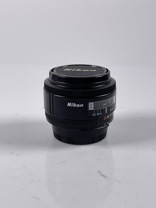 Nikon AF Nikkor 28mm f2.8 Wide Angle Prime Lens