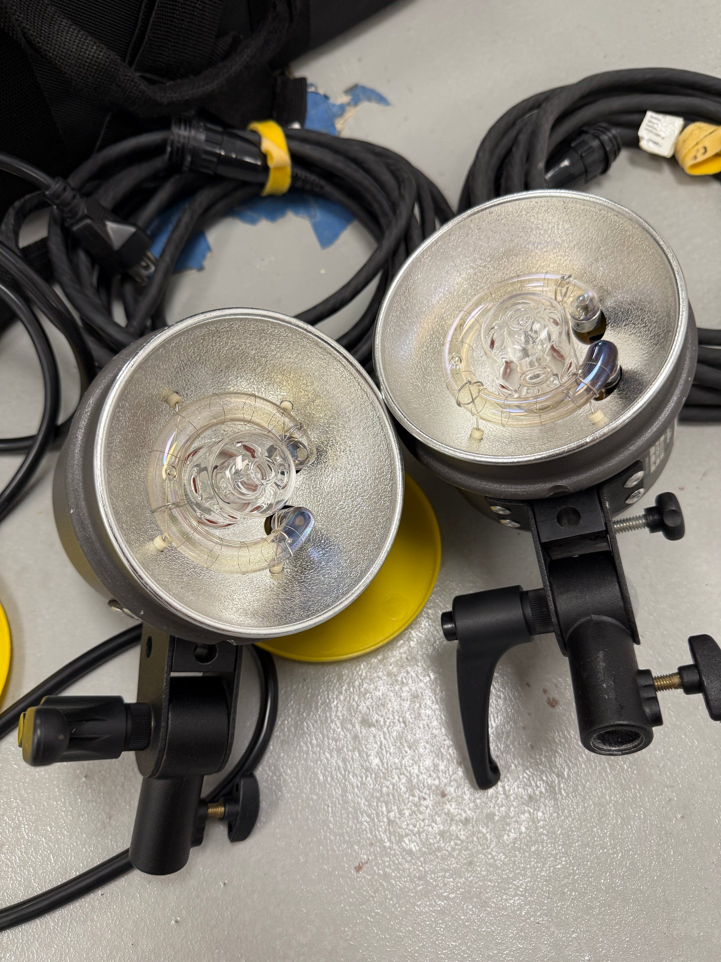 Dynalite light kit 2 MH2065 heads and case