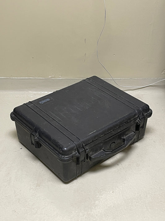 Pelican 1600 Case Rugged Waterproof Crushproof Transport Protection Carry black