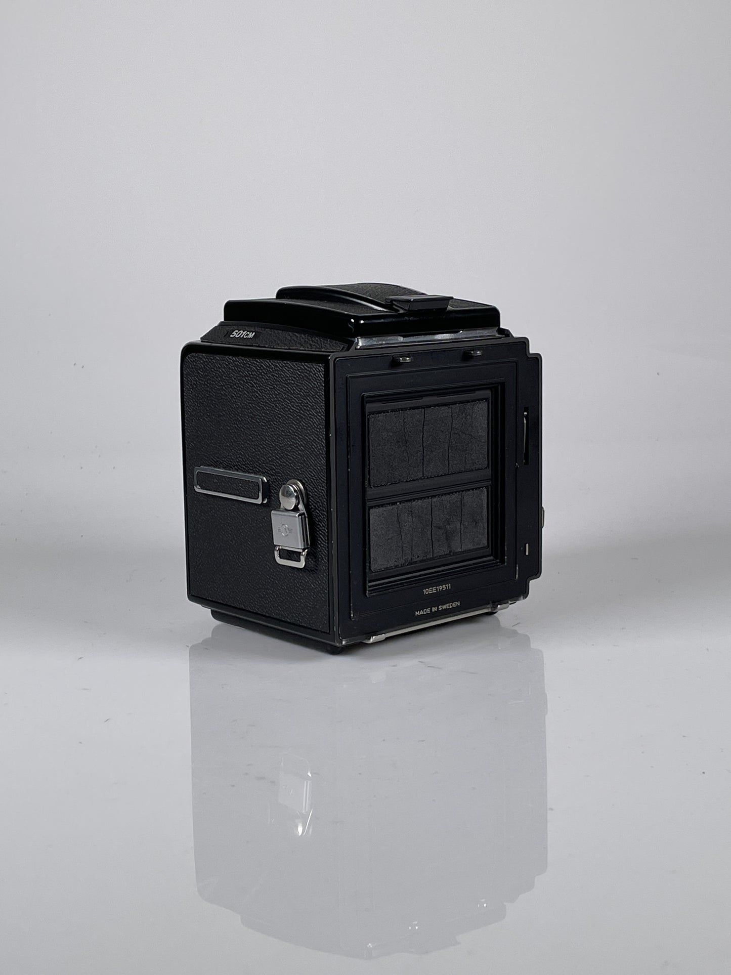 Hasselblad 501CM Film Camera Body Black, wlf waist level, acute matte split screen