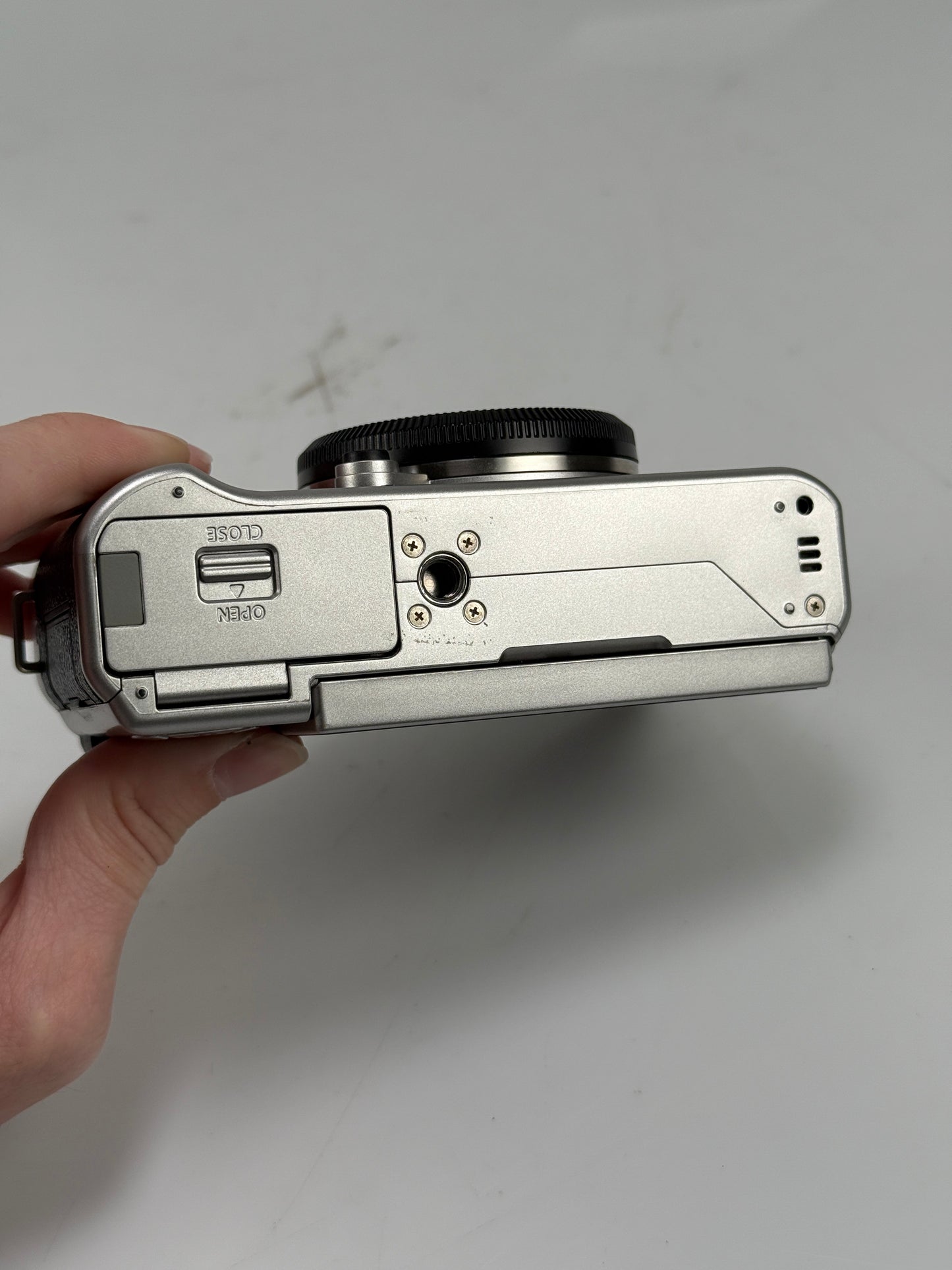 Fujifilm Fuji X-A10 Mirrorless Digital Camera Body Only Silver