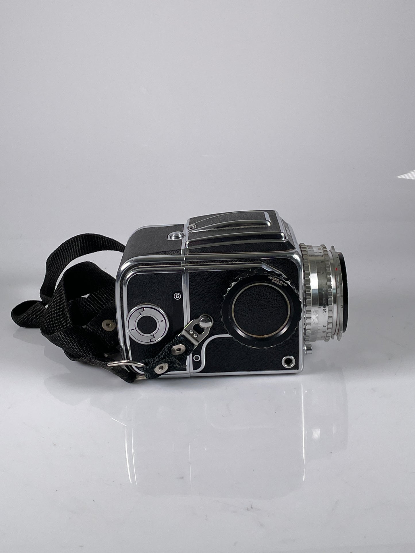 Hasselblad 1000F Camera + Carl Zeiss Tessar 80mm f2.8 Lens with 120 Film Back