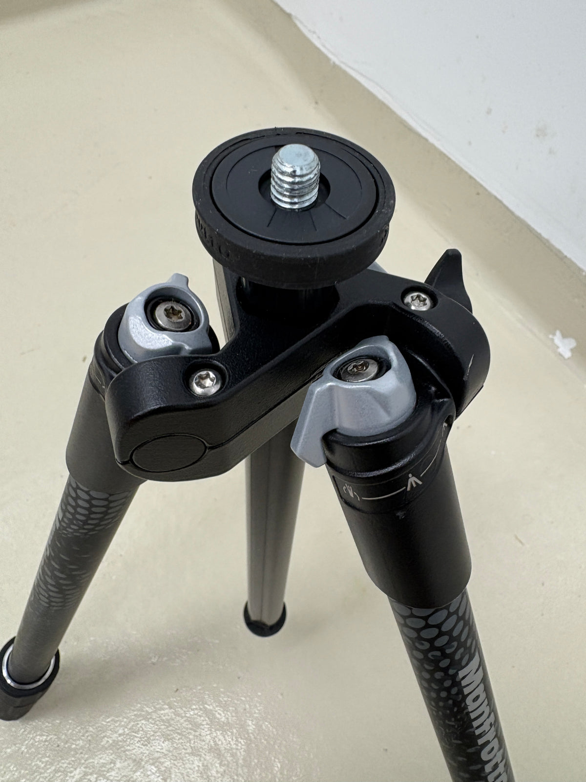 Manfrotto Element MII Aluminum Camera Tripod MKELMII4BMB-BH