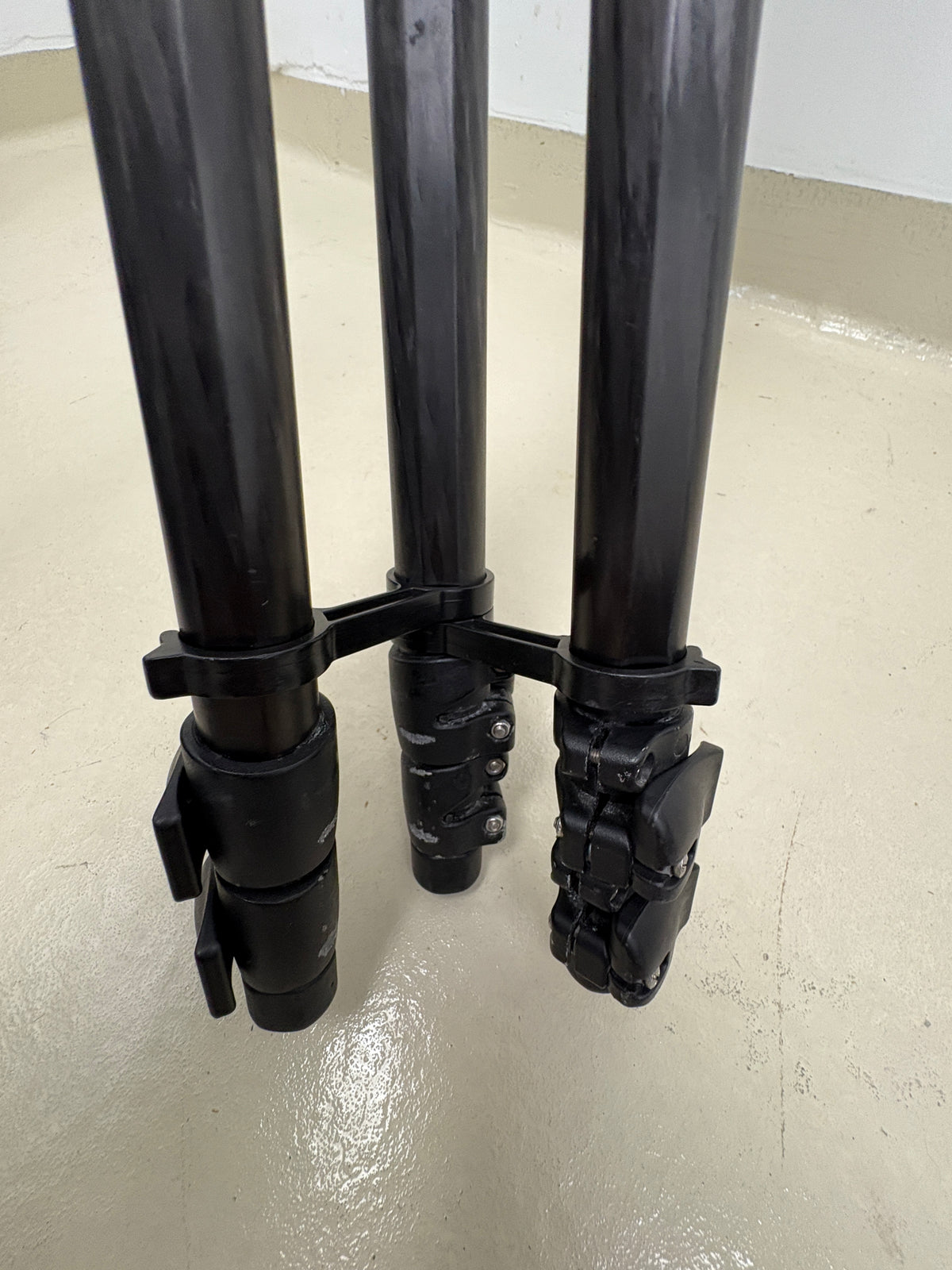 Manfrotto Carbon One 442 Tripod Legs with 501 fluid head