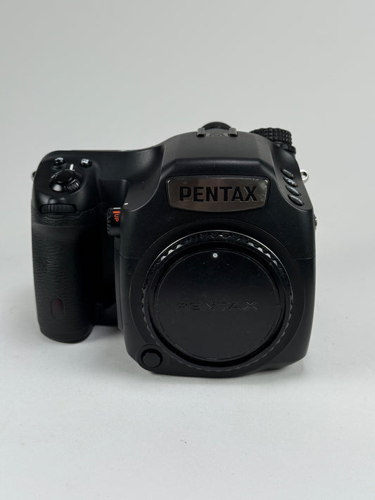 Pentax 645Z Medium Format 51.4MP DSLR Camera Body