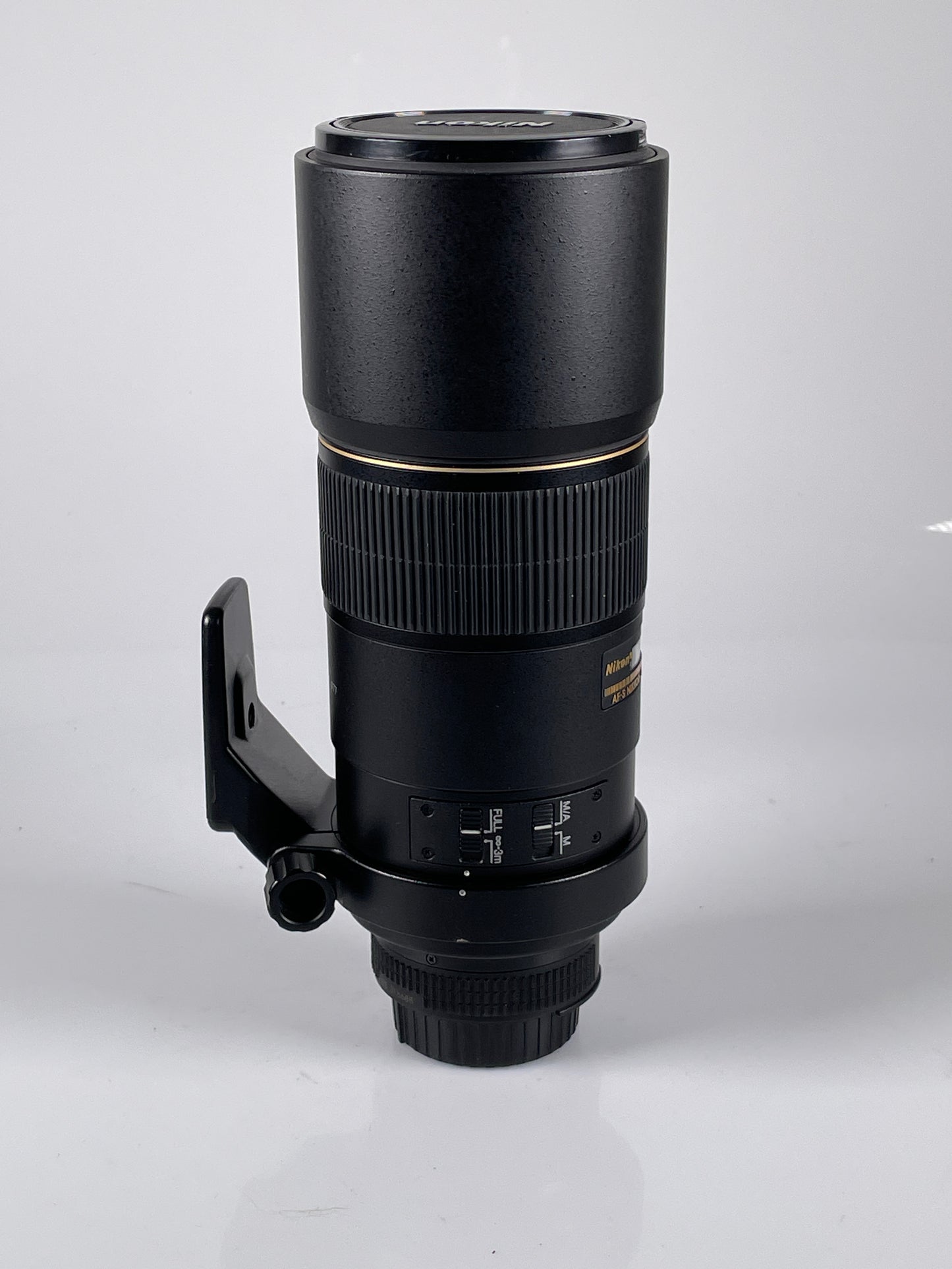 NIKON ED AF-S NIKKOR 300mm F4 D Lens