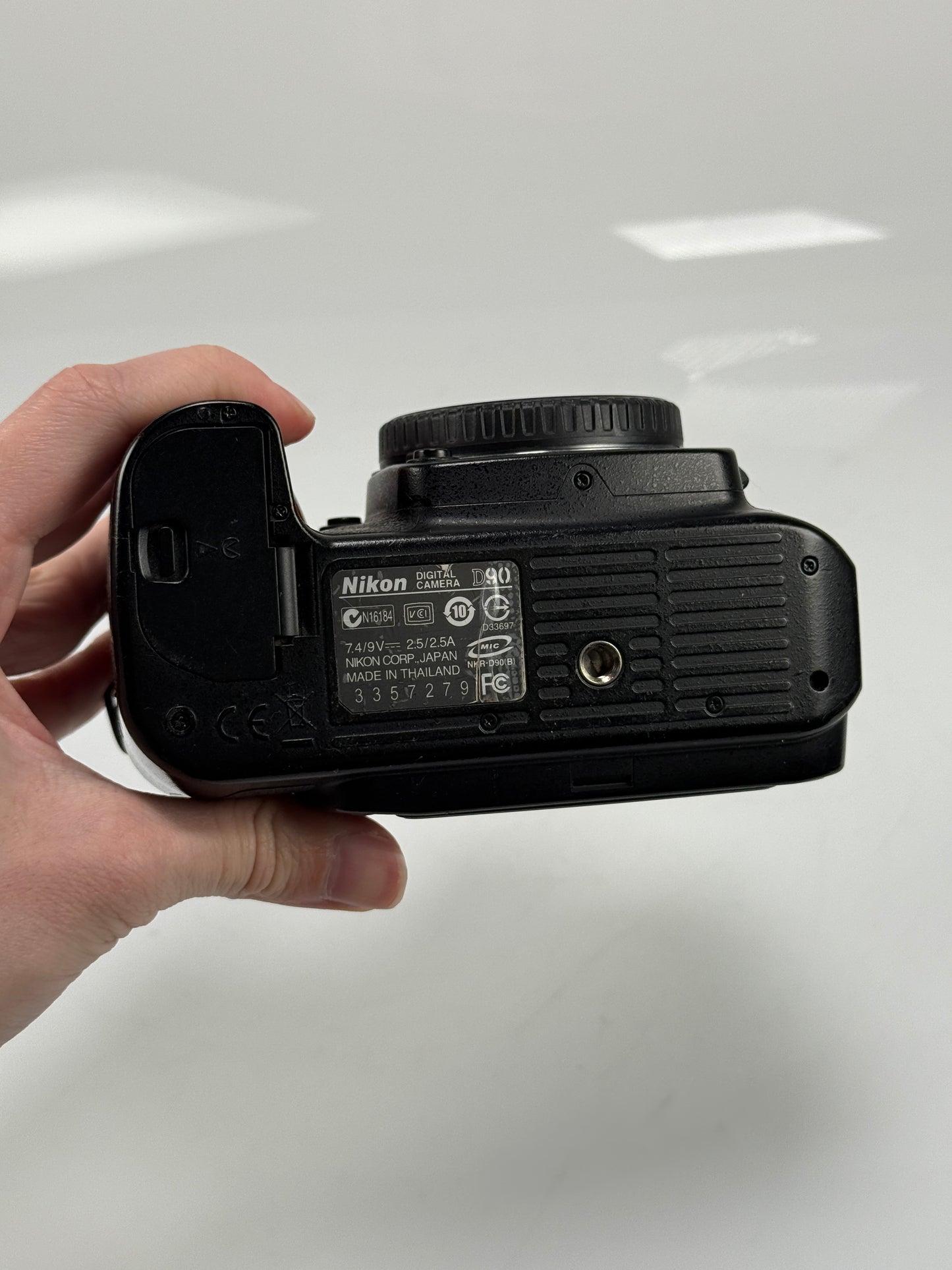 Nikon D90 12.3MP Digital SLR Camera Body