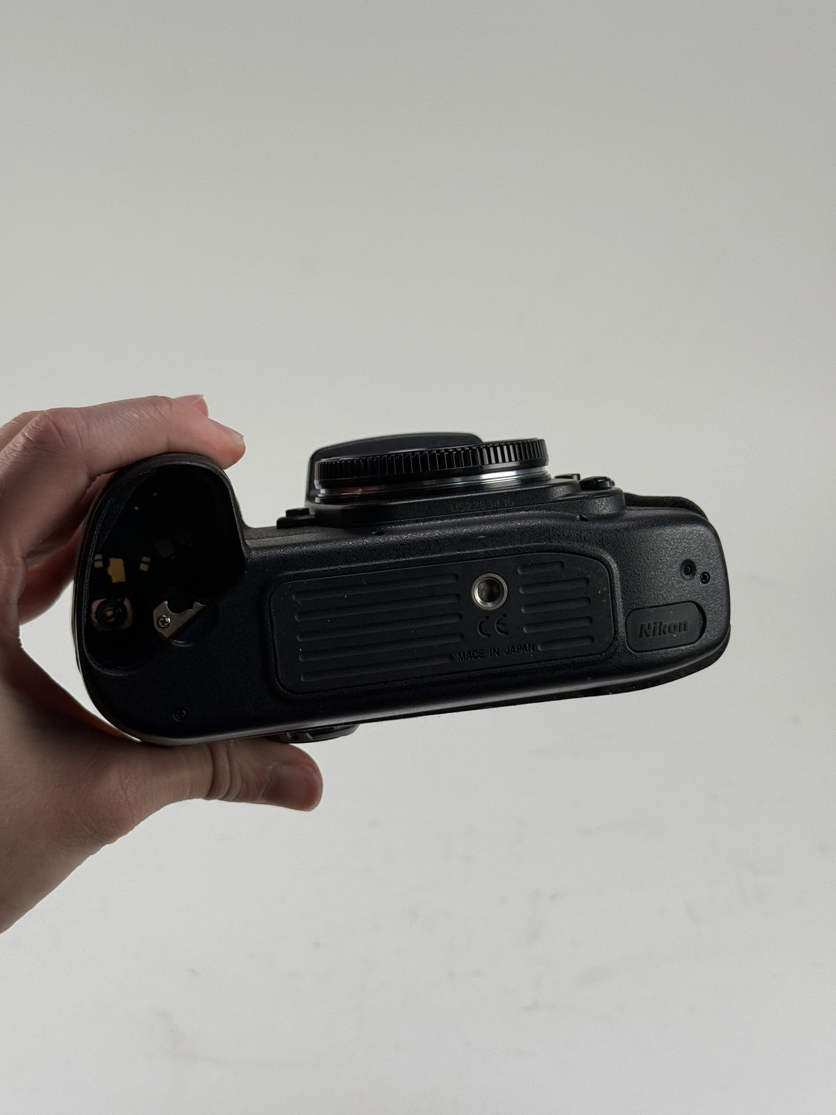 Nikon F100 35mm Camera Body Only