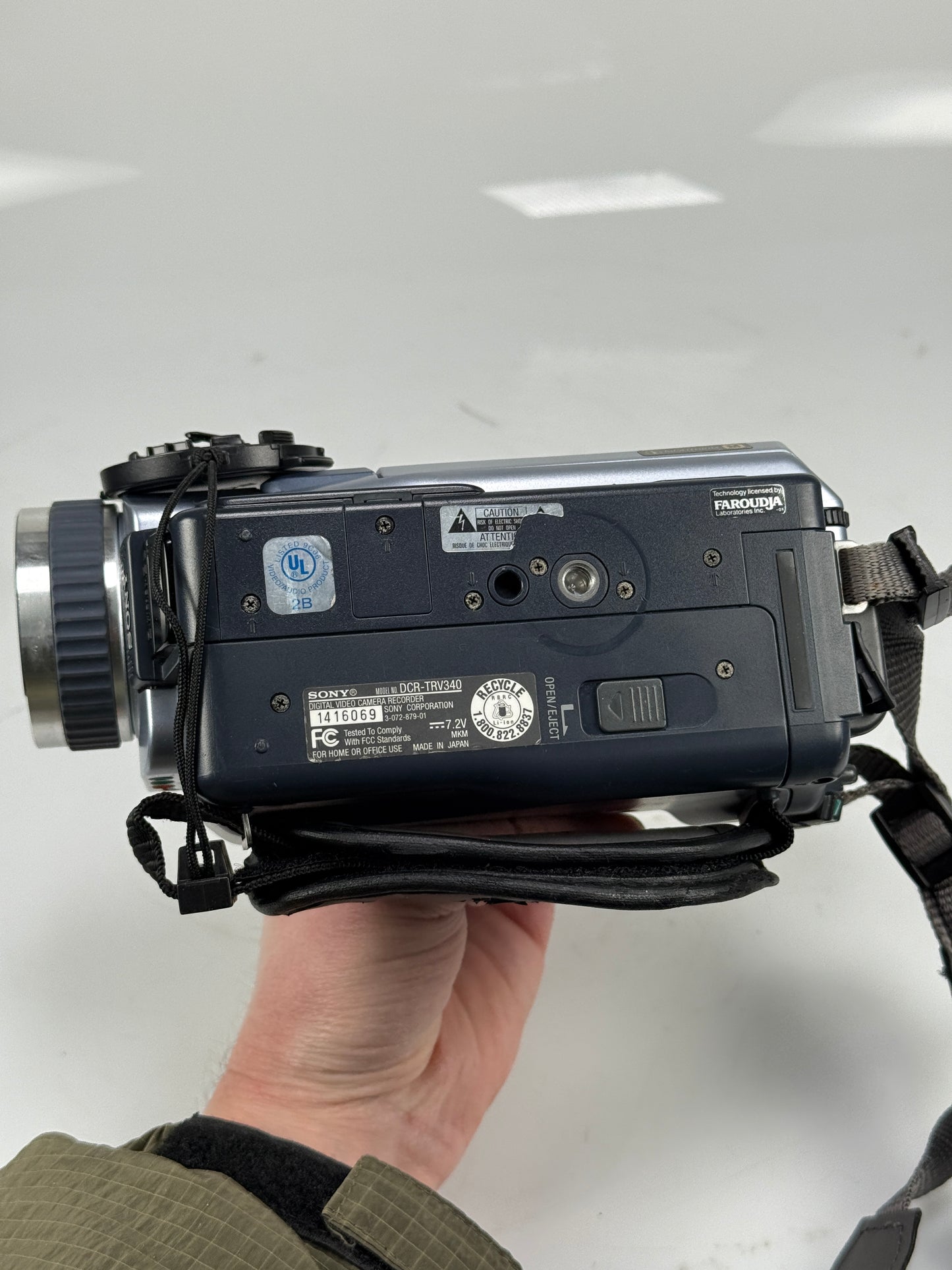 Sony DCR-TRV340 Digital 8 Handycam Camcorder