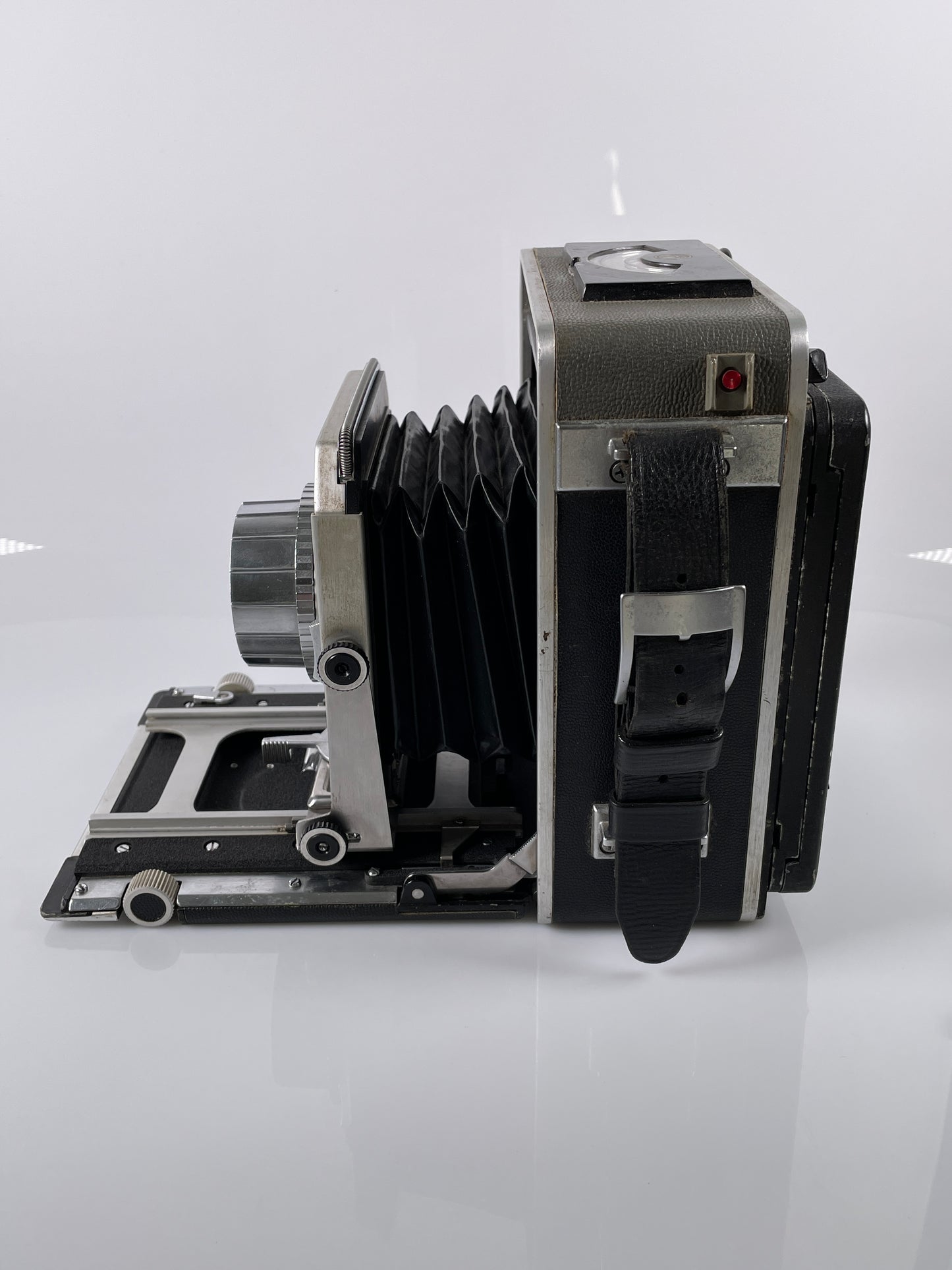 Super Speed Graphic Large Format Film Camera 4x5 with Optar 135mm f4.7 lens