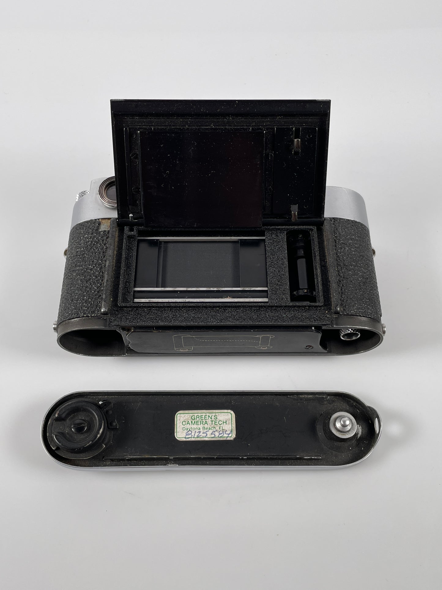 Leica M3 Single Stroke Rangefinder 35mm Film Camera Chrome SN:785XXX