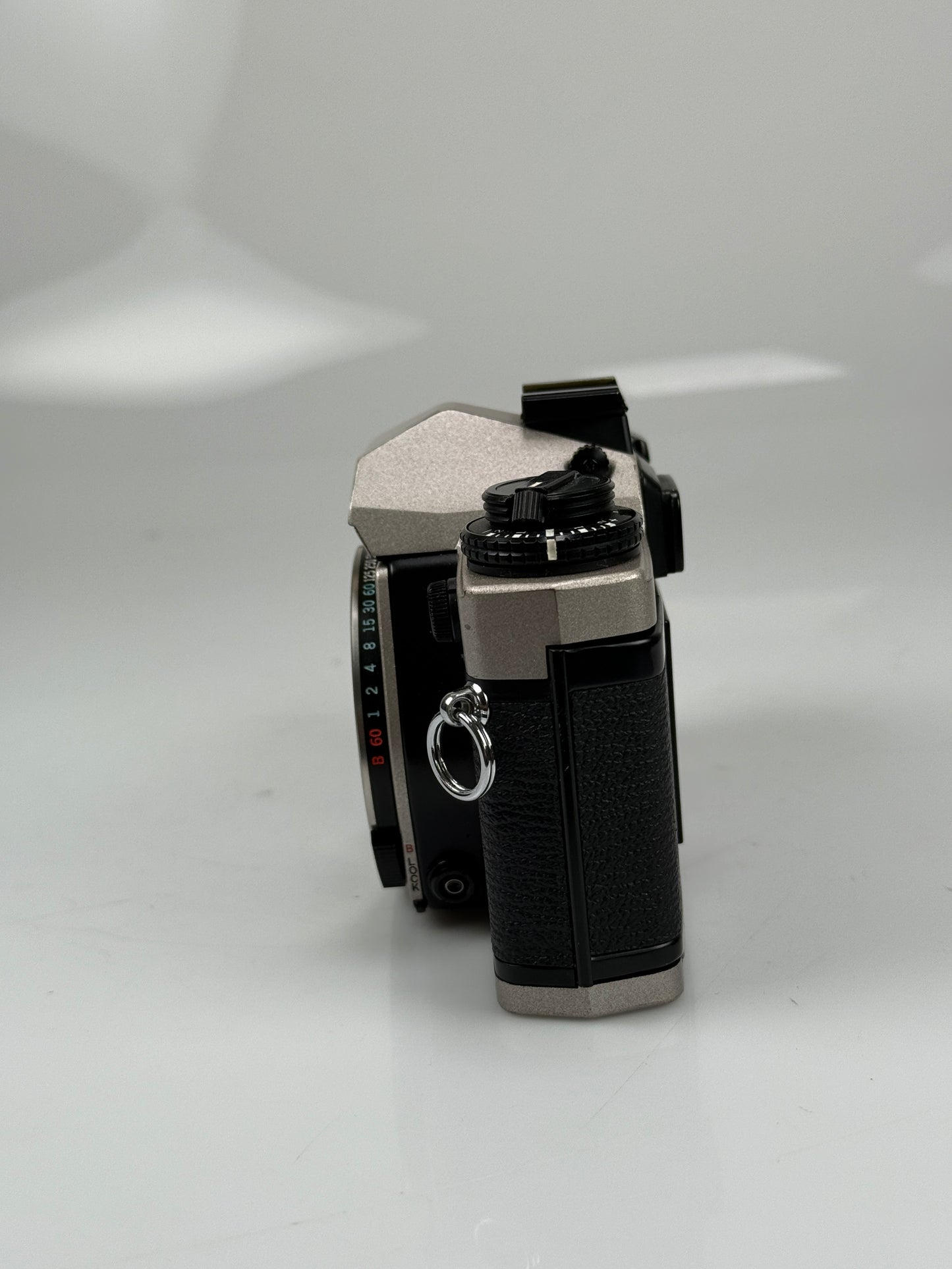 Olympus OM-4T Chrome 35mm SLR Film Camera
