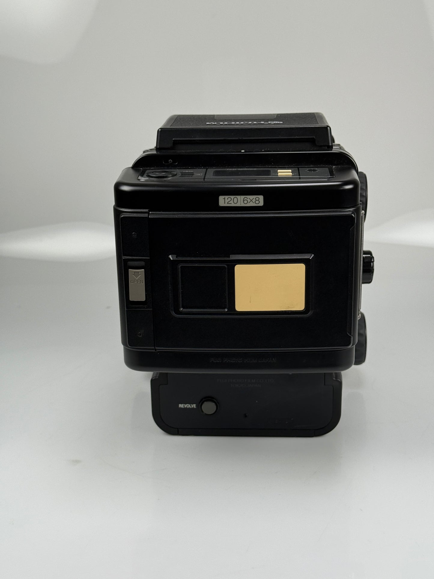 Fuji Fujifilm GX680 III Medium format film camera body, 120 roll film holder, WLF