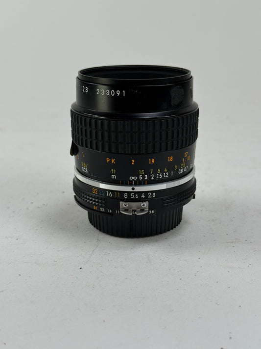 Nikon Nikkor AIS 55mm f2.8 Micro Lens