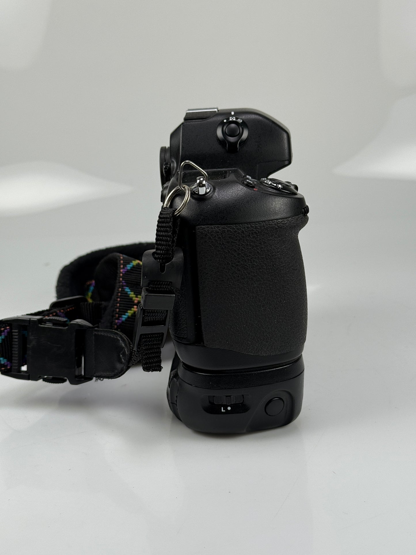Nikon F100 35mm SLR Film Camera Black Body with MB-15 grip