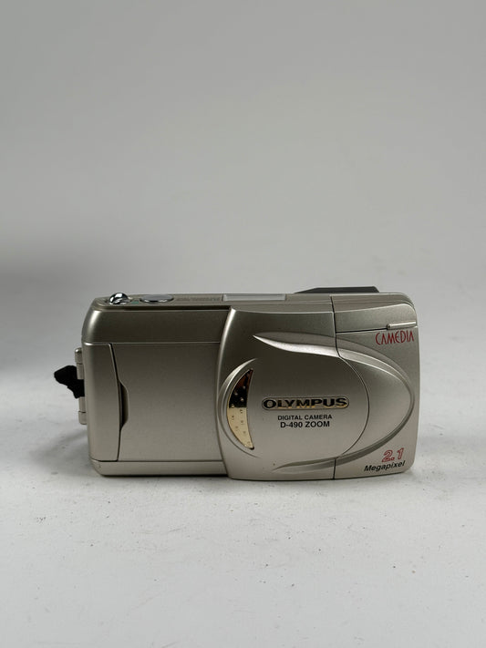 Olympus Camedia D-490 Zoom 2.1MP Digital Point & Shoot Camera