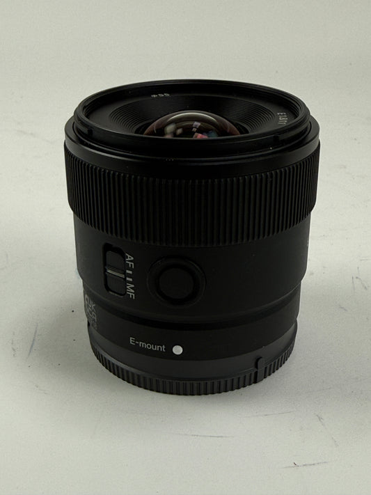 Sony E 11mm 11 f1.8 f/1.8 G APS-C Wide Angle Lens (SEL11F18)