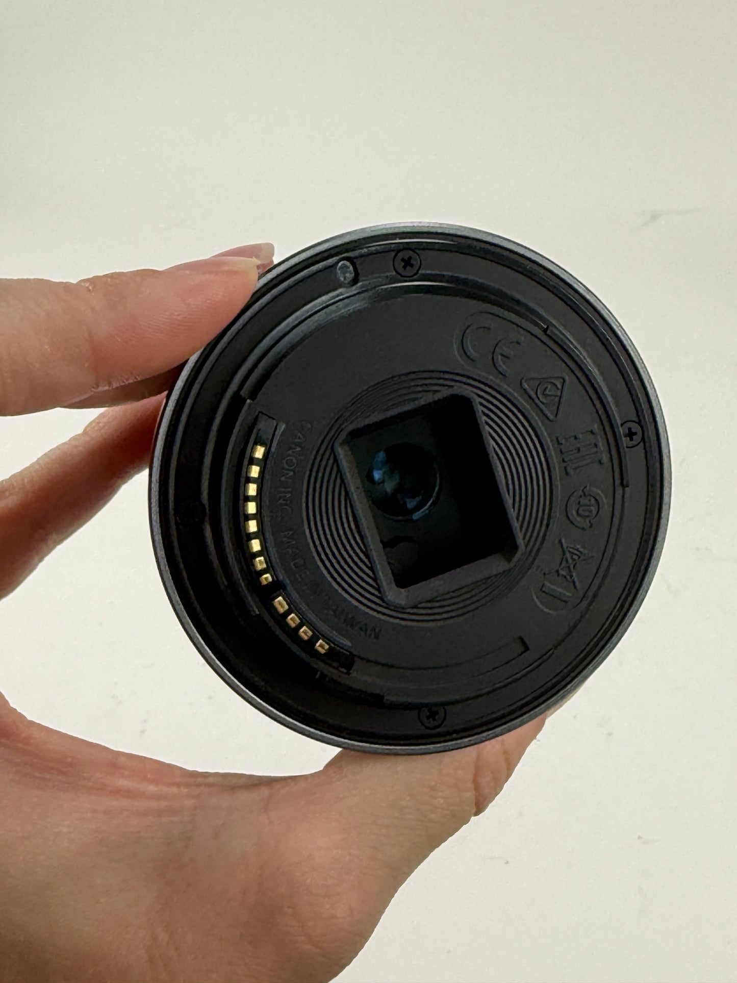 Canon R50 Black + RF-S 18-45mm + Lens Kit