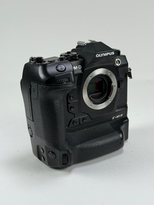 Olympus OM-D E-M1X Mirrorless Digital Camera