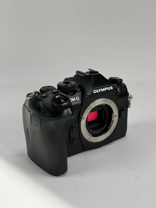 OLYMPUS OM-D E-M1 MarkII 20.3MP Body BLACK