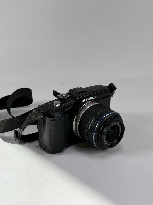 OLYMPUS PEN E-PL2 12.3 MP Mirrorless DSLR Camera kit w/ 14-42mm lens