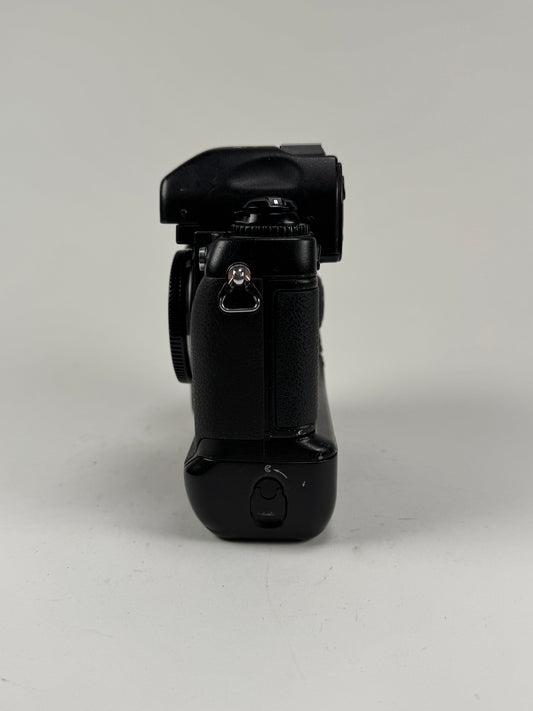 Nikon F5 AF SLR Film Camera Body Heinz Kluetmeier Estate