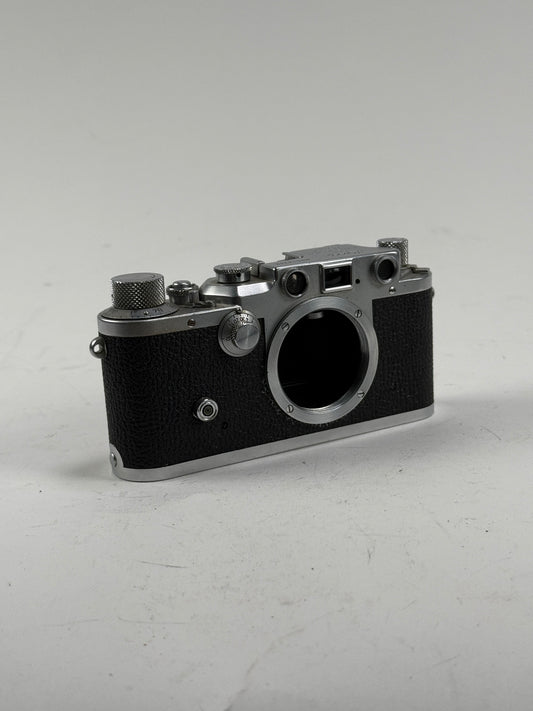 Leica IIIc rangefinder 35mm camera body chrome