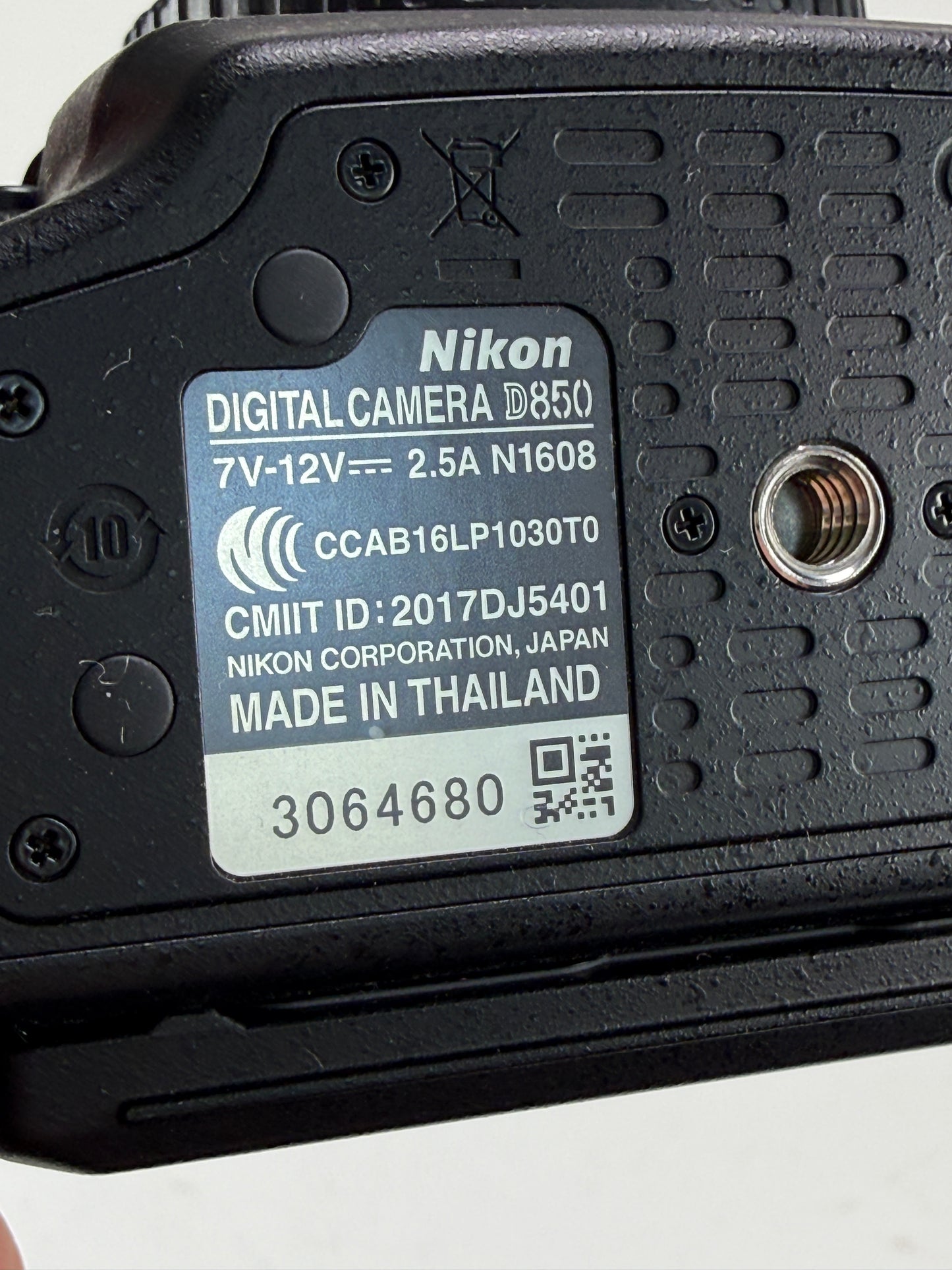 Nikon D850 Full Frame Digital camera body SC: 1.6k