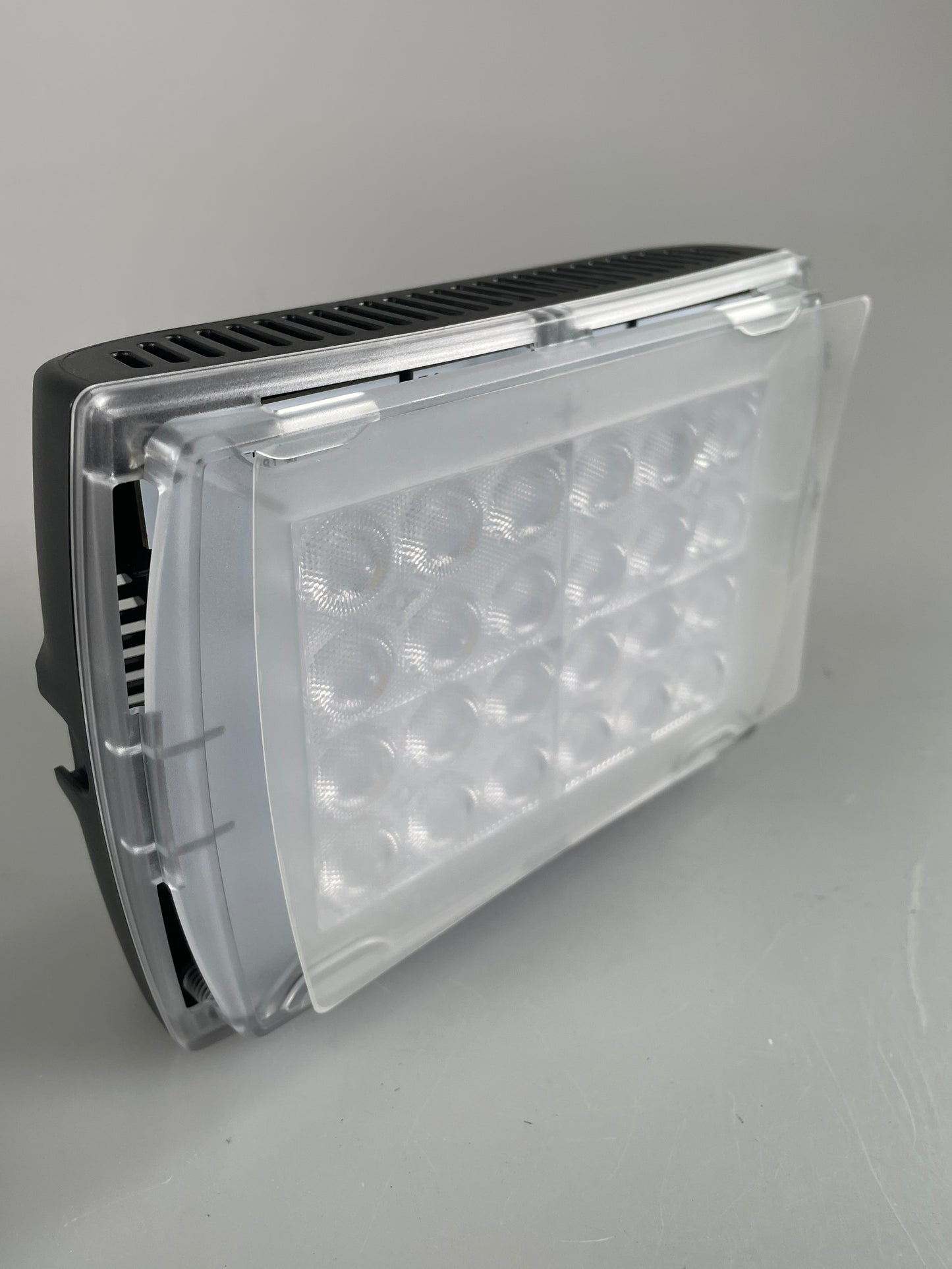 Litepanels Croma 2 Variable-Color On-Camera LED Light Manfrotto