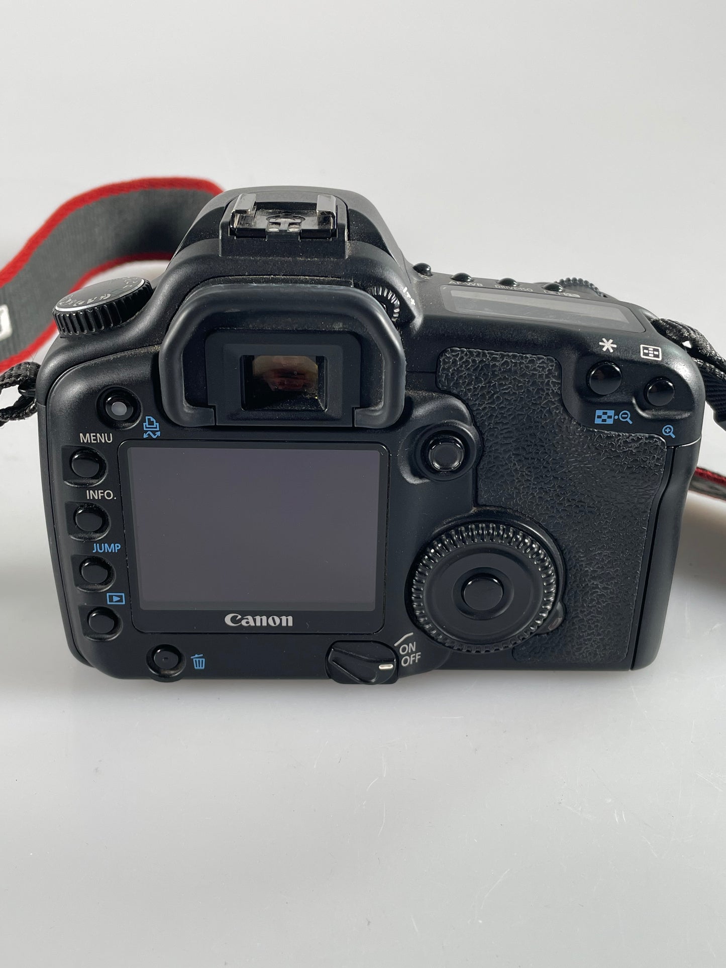 Canon EOS 30D 8.2MP Built-In-Flash Digital SLR Camera