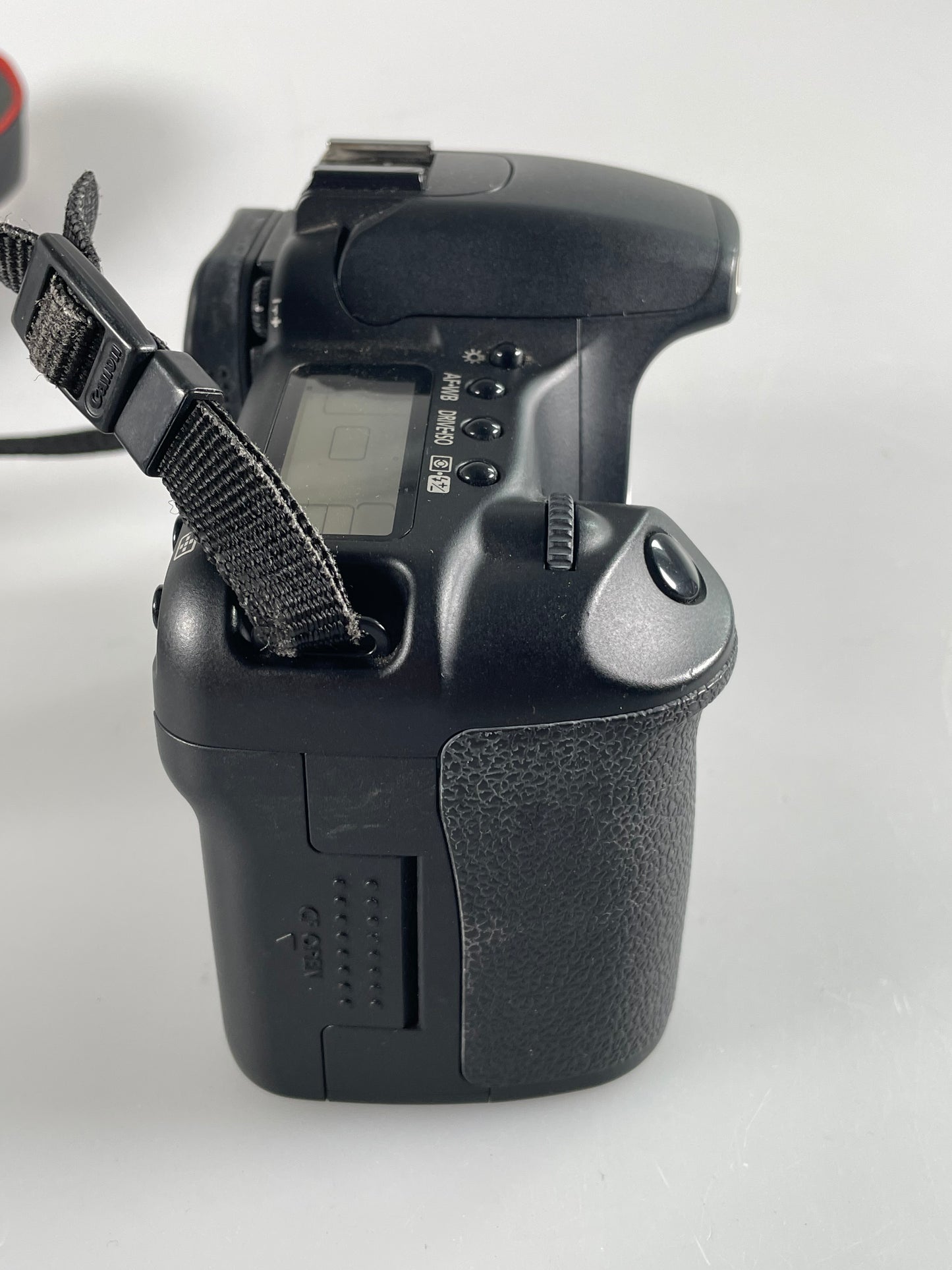 Canon EOS 30D 8.2MP Built-In-Flash Digital SLR Camera