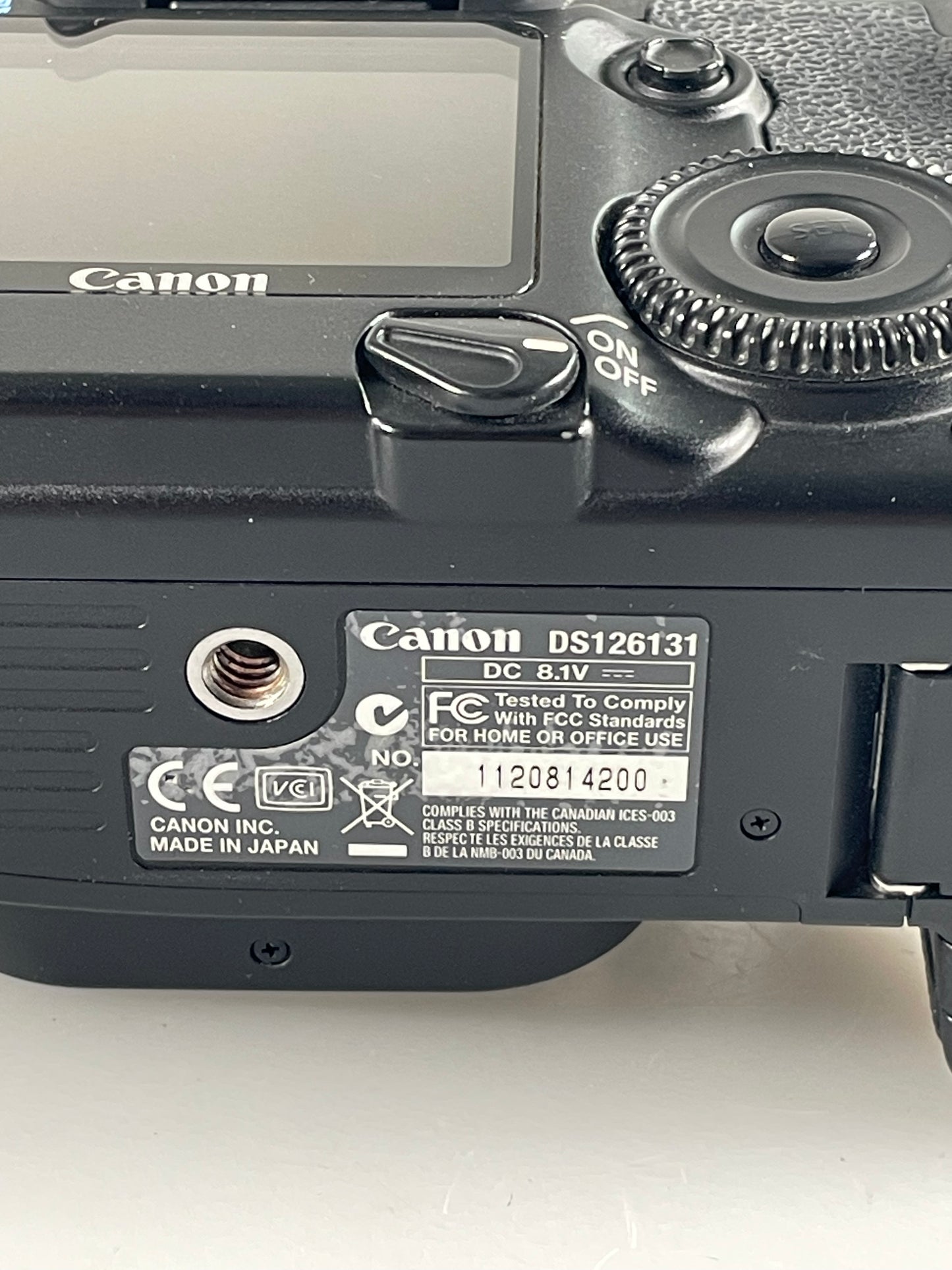 Canon EOS 30D 8.2MP Built-In-Flash Digital SLR Camera