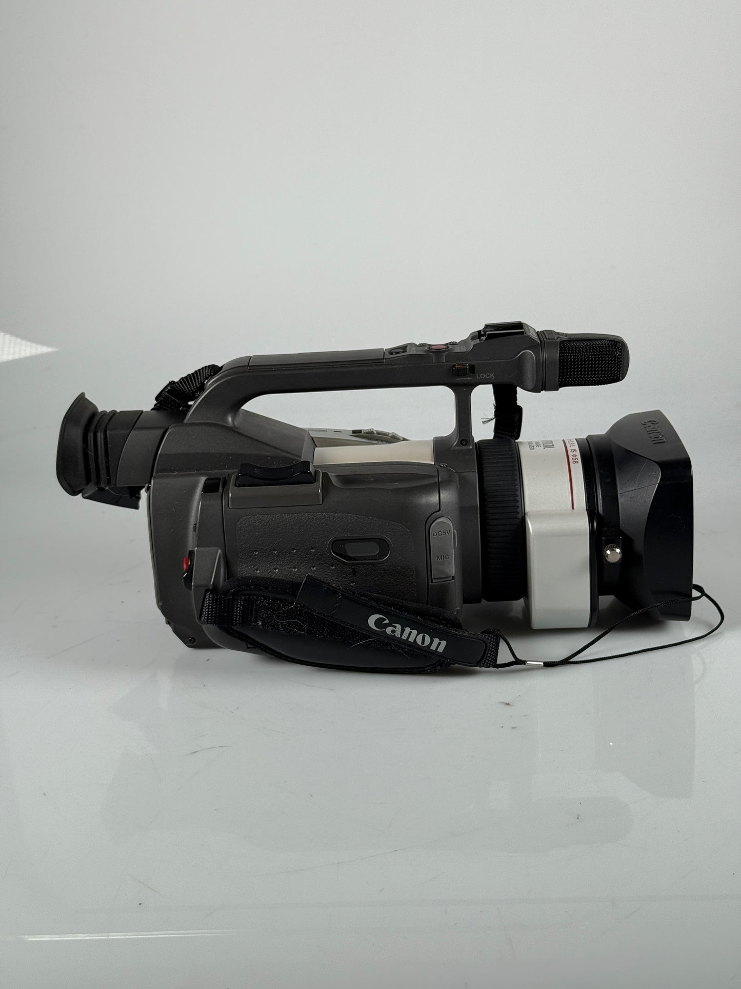 Canon GL1 Portable Handheld 3CCD Digital Mini DV Video Camera Camcorder