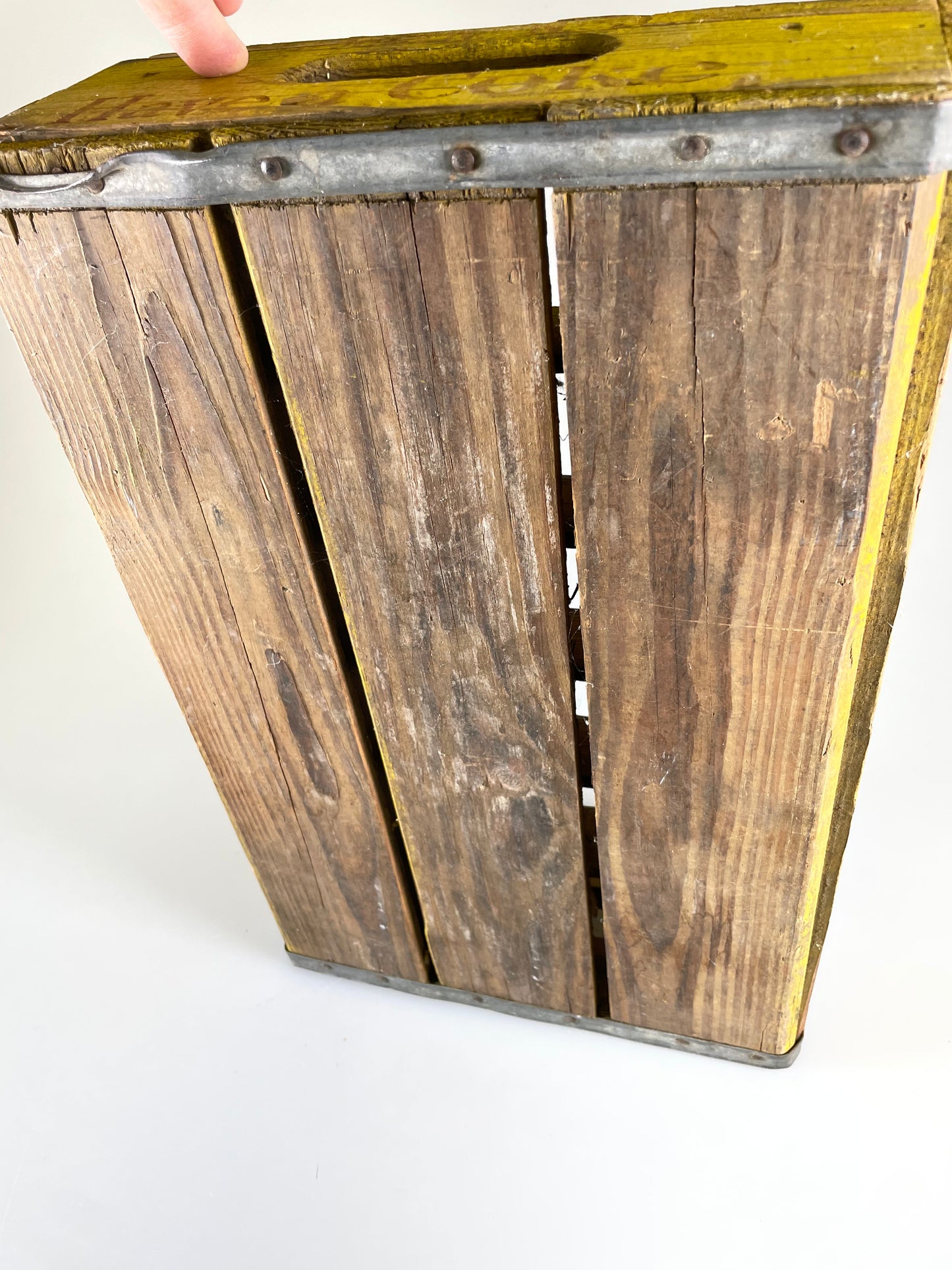 Vintage Coca-Cola Yellow Wooden pop bottle Crate 24 Camden, NJ New Jersey