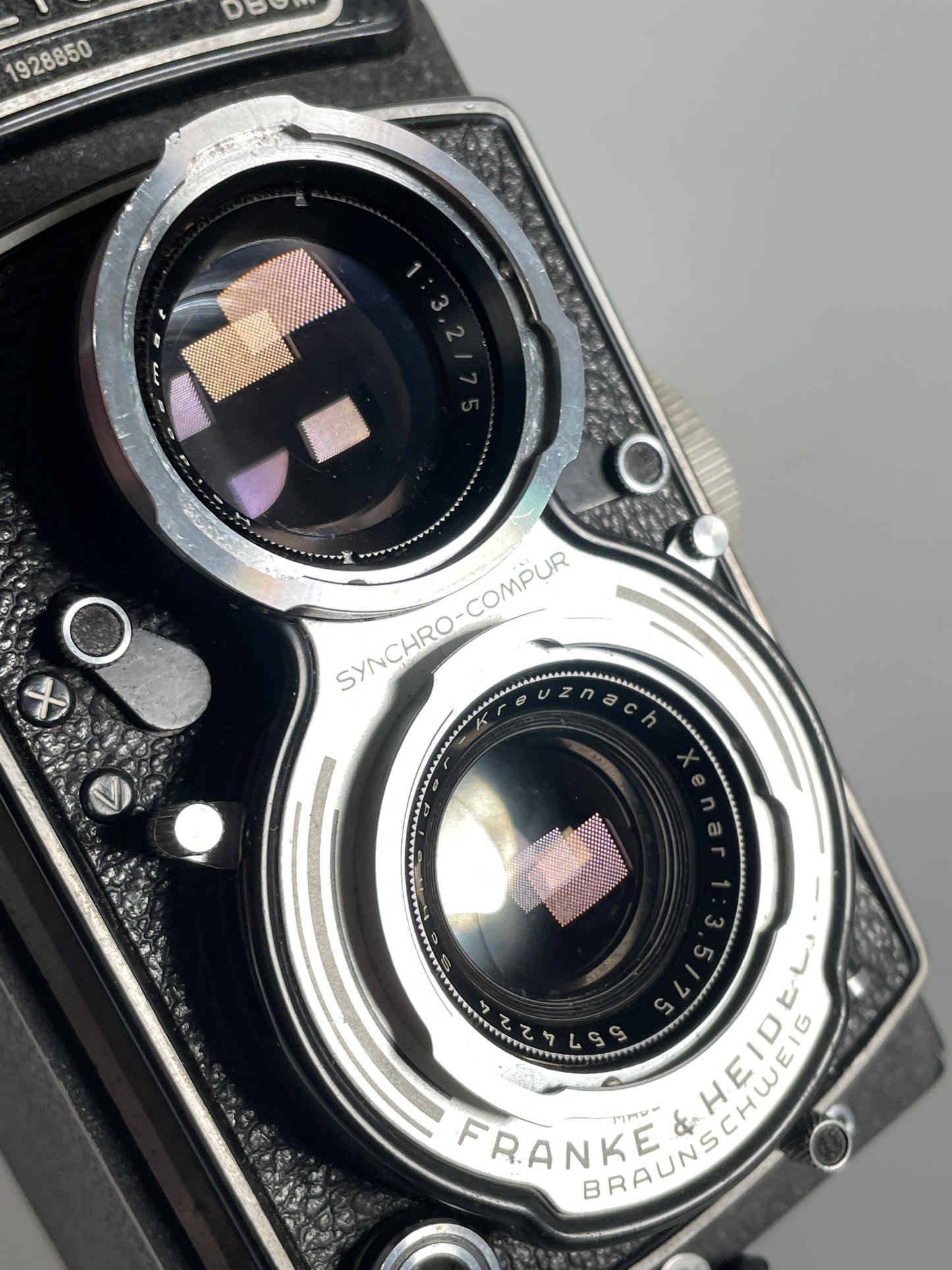 Rollei Rolleicord VA model II TLR Medium Format Camera 75mm f3.5 Xenar Lens TLR