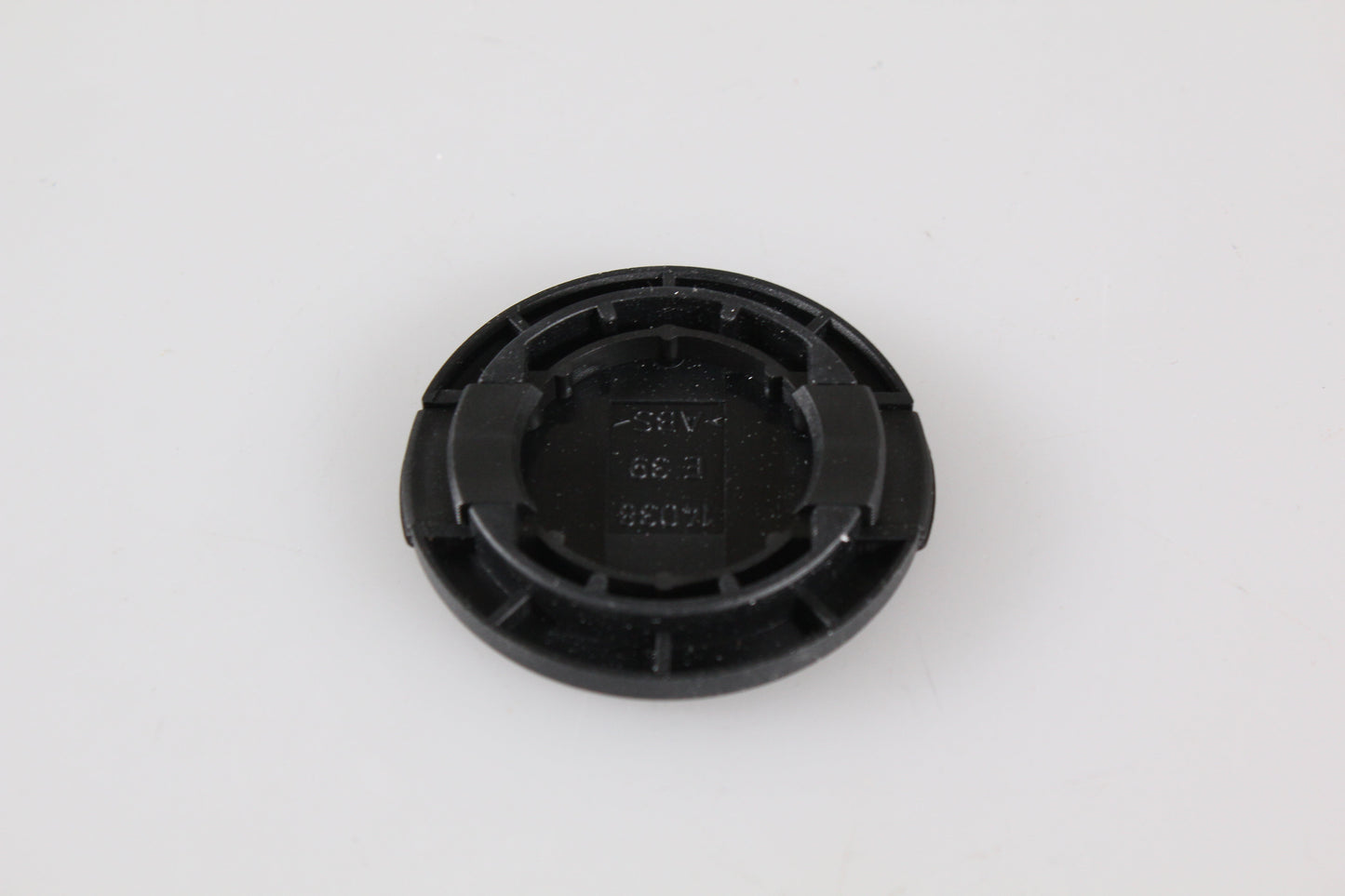 Leica 39mm Front Lens Cap, Black Plastic , 14038, Snap-On