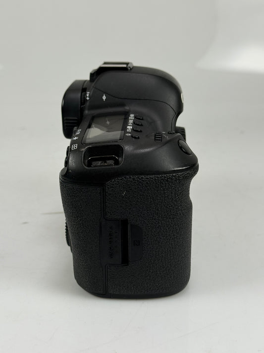 Canon EOS 5D Mark IV 30.4MP Digital SLR Camera Body