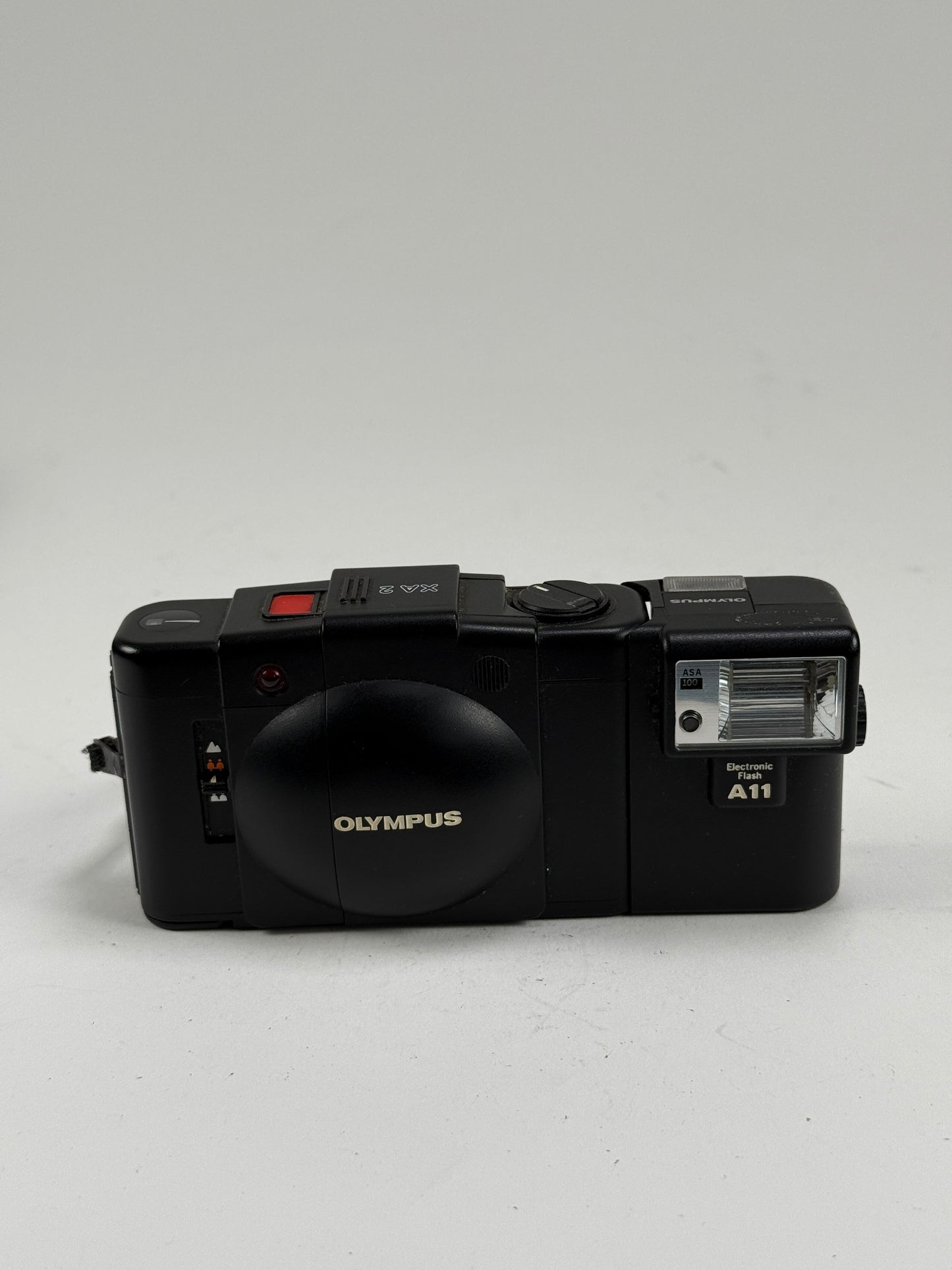 Olympus XA2 35mm Rangefinder Camera 35mm f3.5 with A11 flash