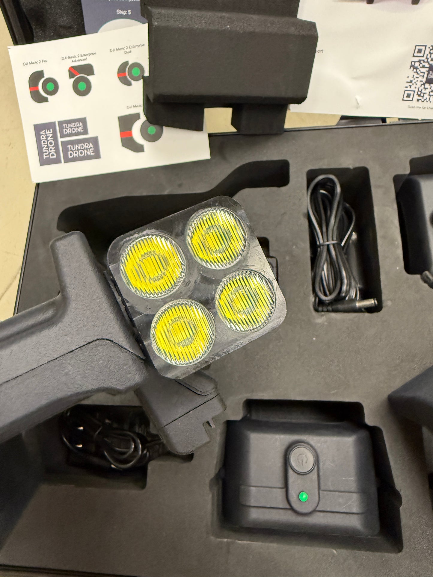 Tundra Drone Automoving Light kit 3 Batteries, charger for DJI Mavic 3