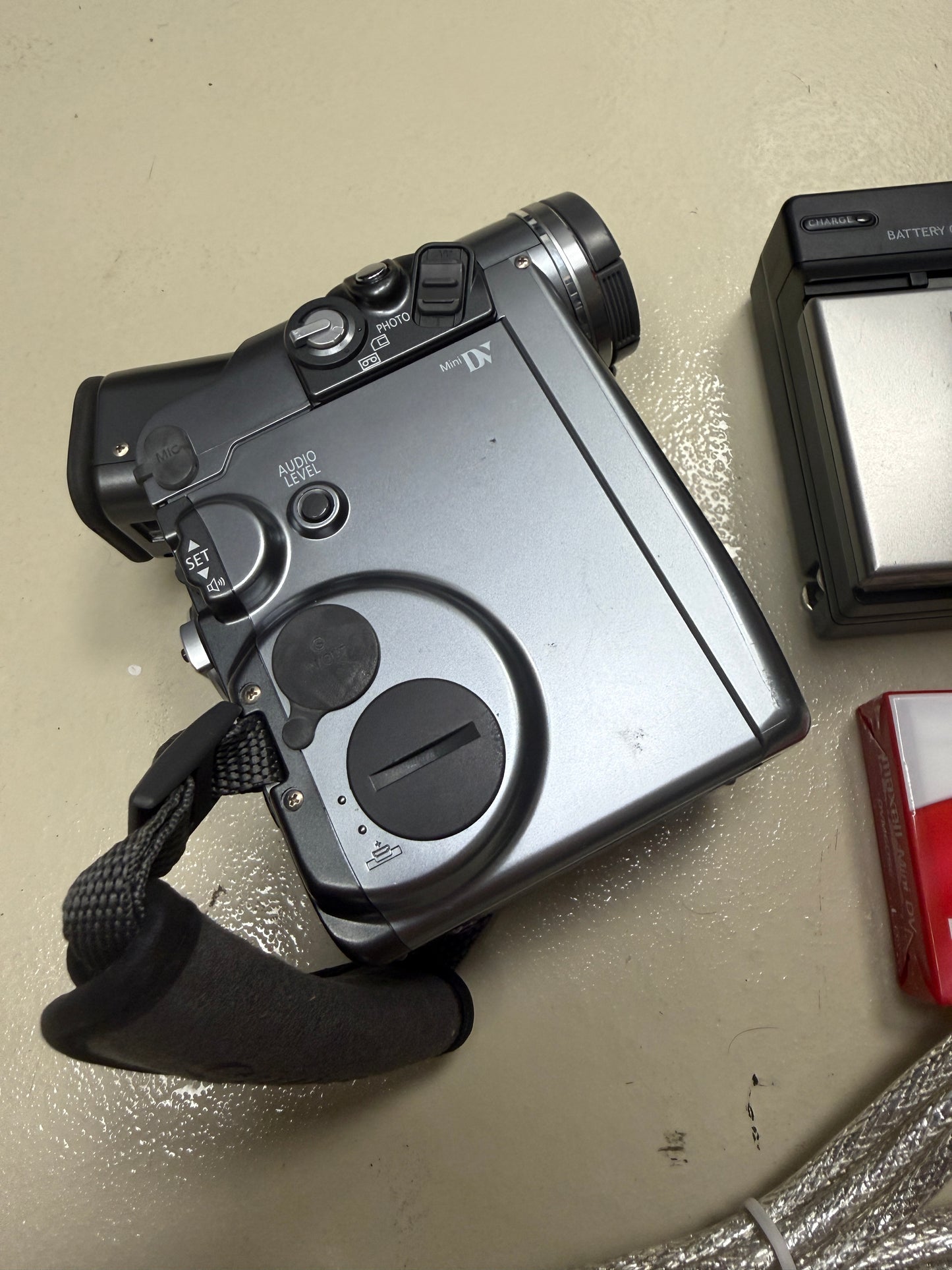 Canon Optura 300A MiniDV Camcorder Video Camera Bundle