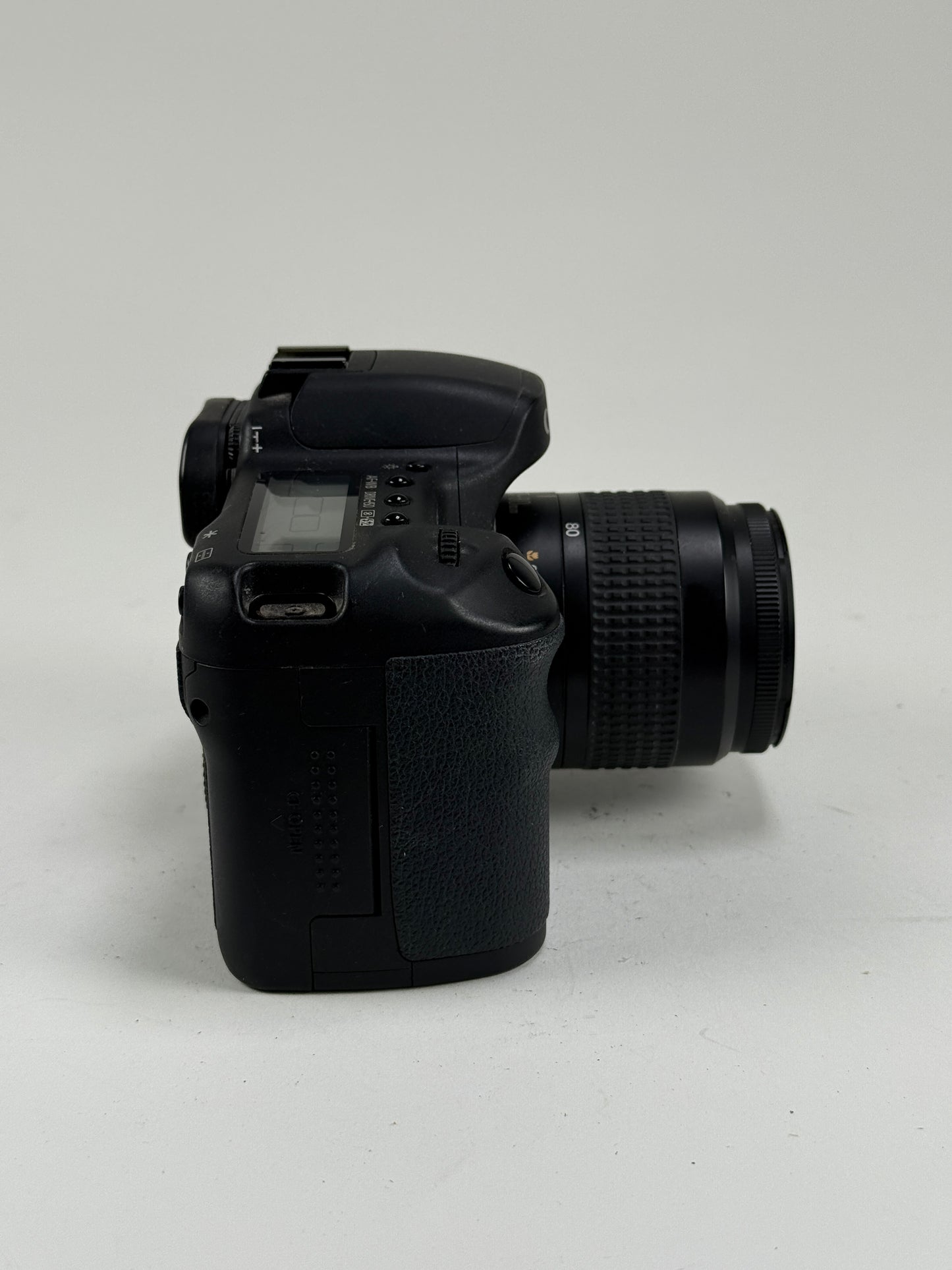 Canon EOS 10D 6.3MP Digital SLR Camera w/ EF 18-55mm EF Zoom Lens