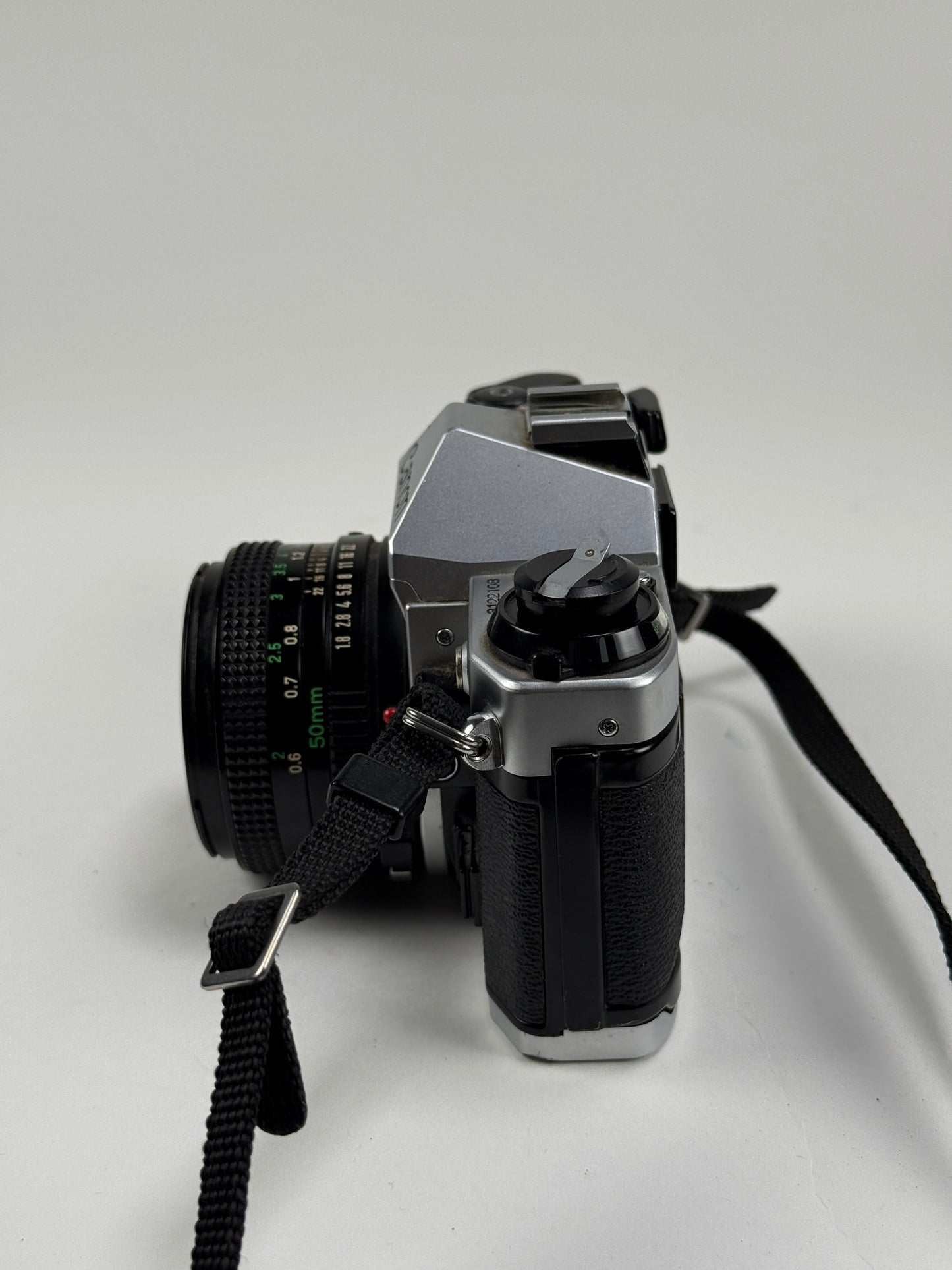 CANON AE-1 PROGRAM chrome SLR 35mm Film Camera with 50mm f1.8 FD KIT