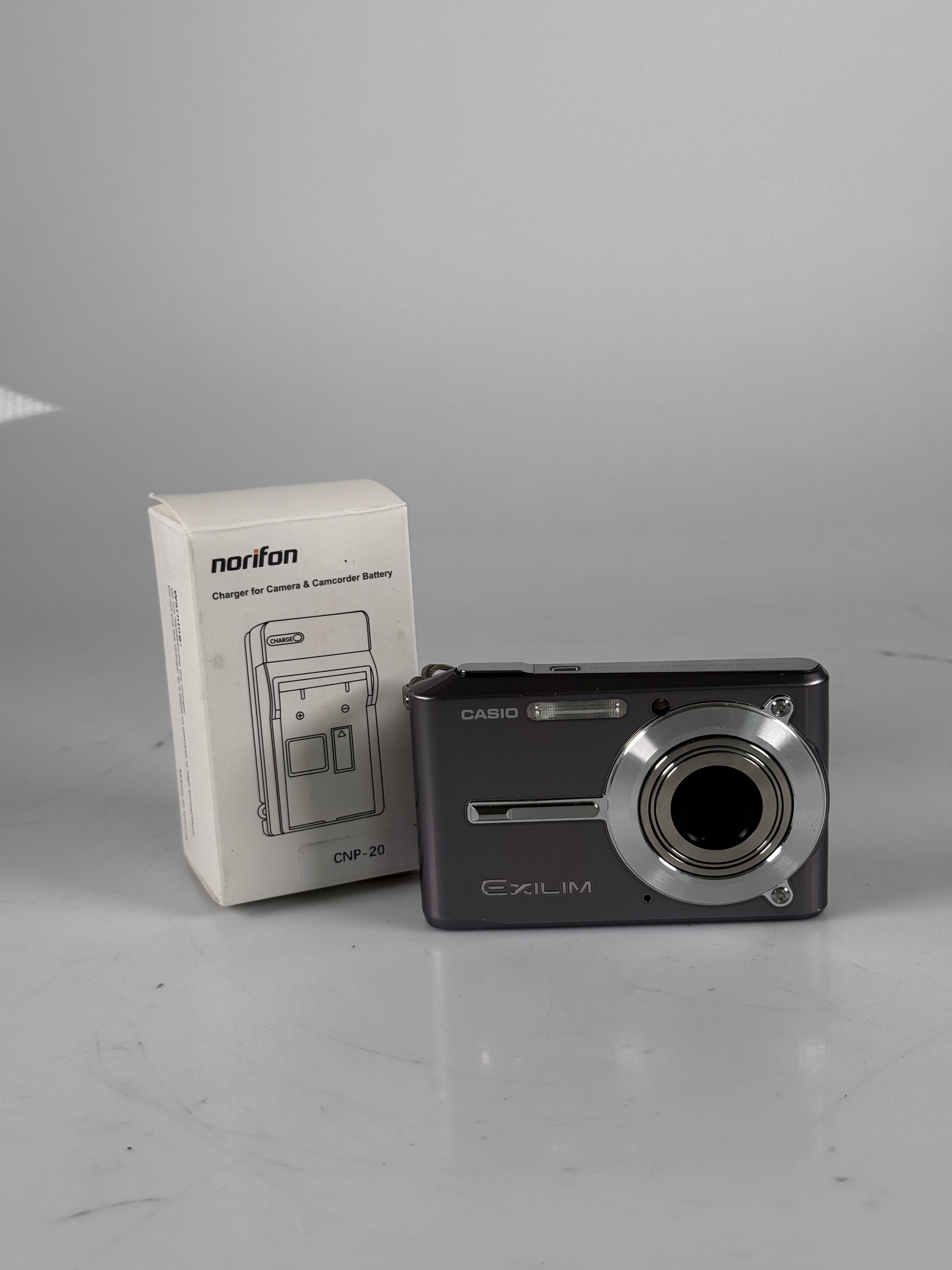 Casio Exilim EX-S500 5.0MP Compact Digital Camera Gray – Cardinal