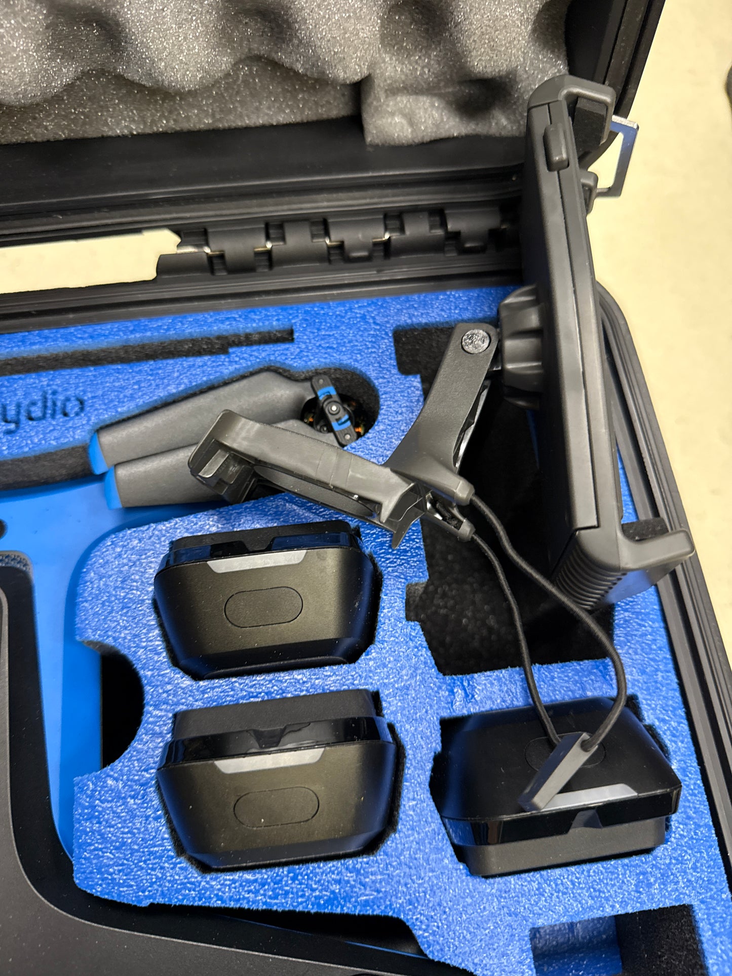 Skydio 2 Drone Bundle SDRC2V1 – 3 Batteries, Controller, Charger, Case, Beacon
