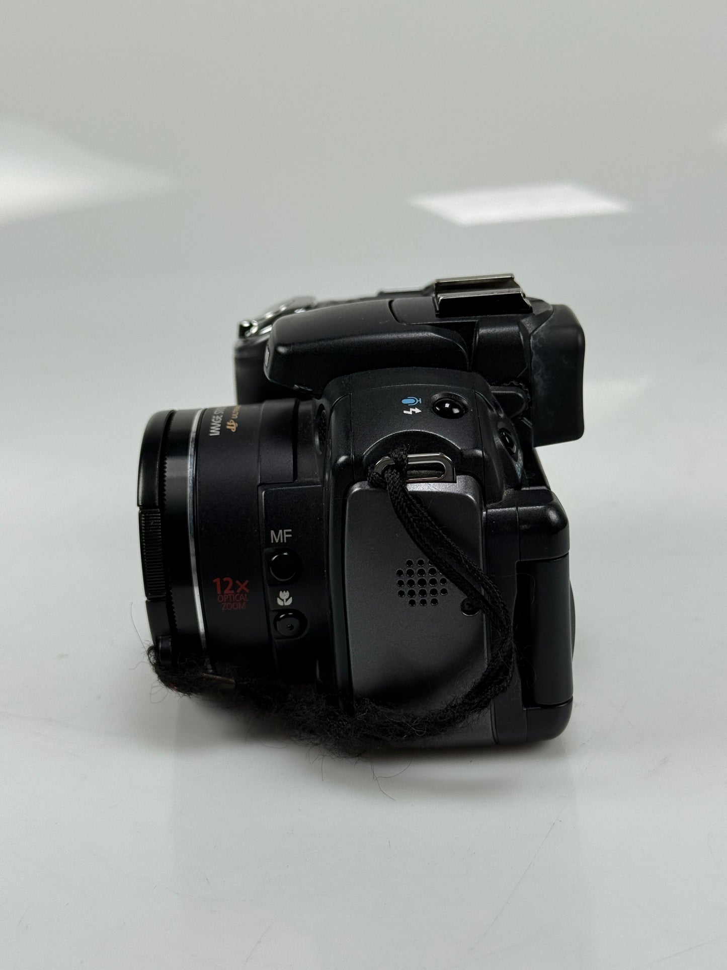 Canon PowerShot S5 IS 8.0MP 12x Zoom Flip Screen Compact Digital Camera