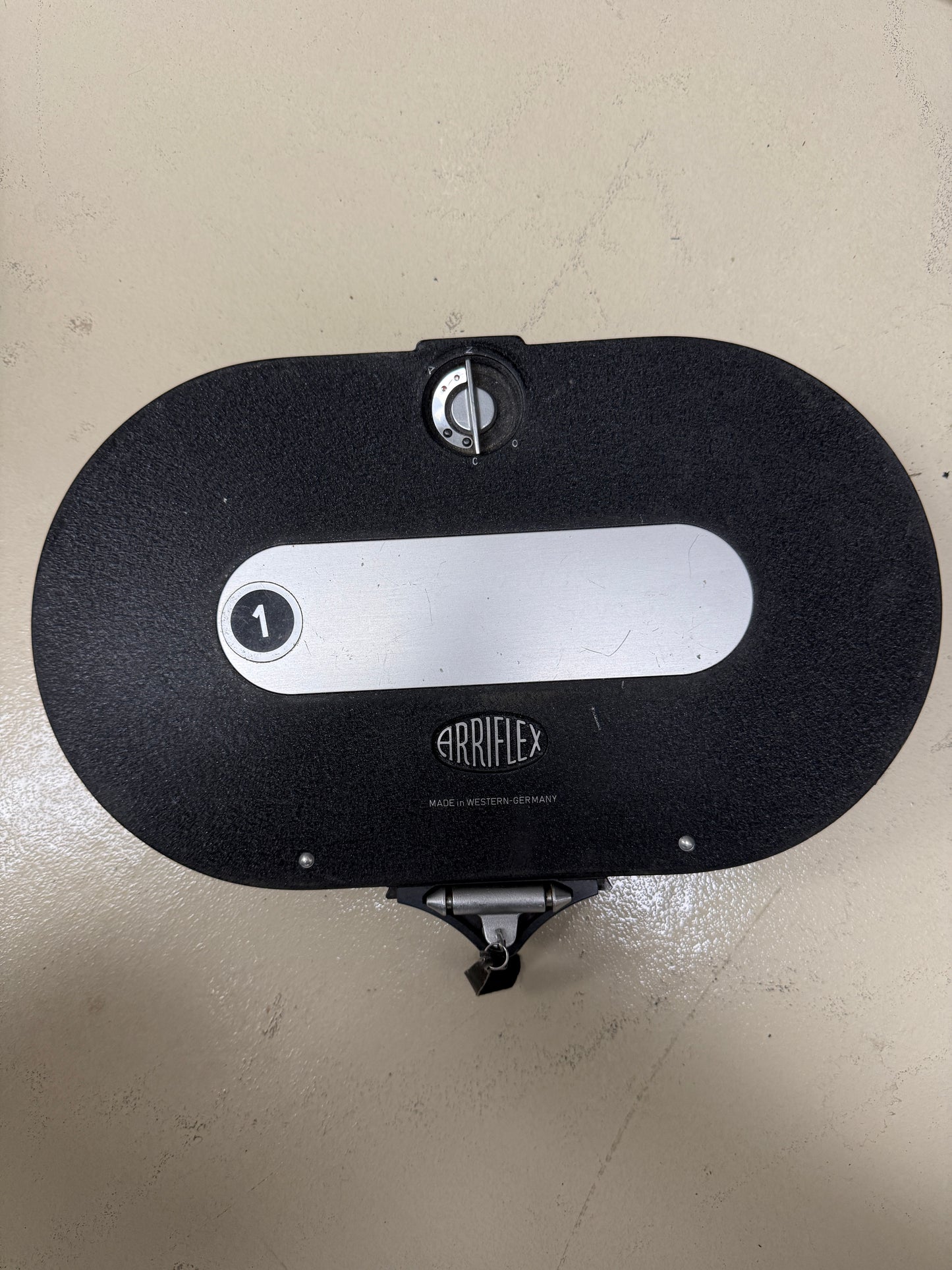Arriflex 16mm Camera 500 feet foot Film Magazine
