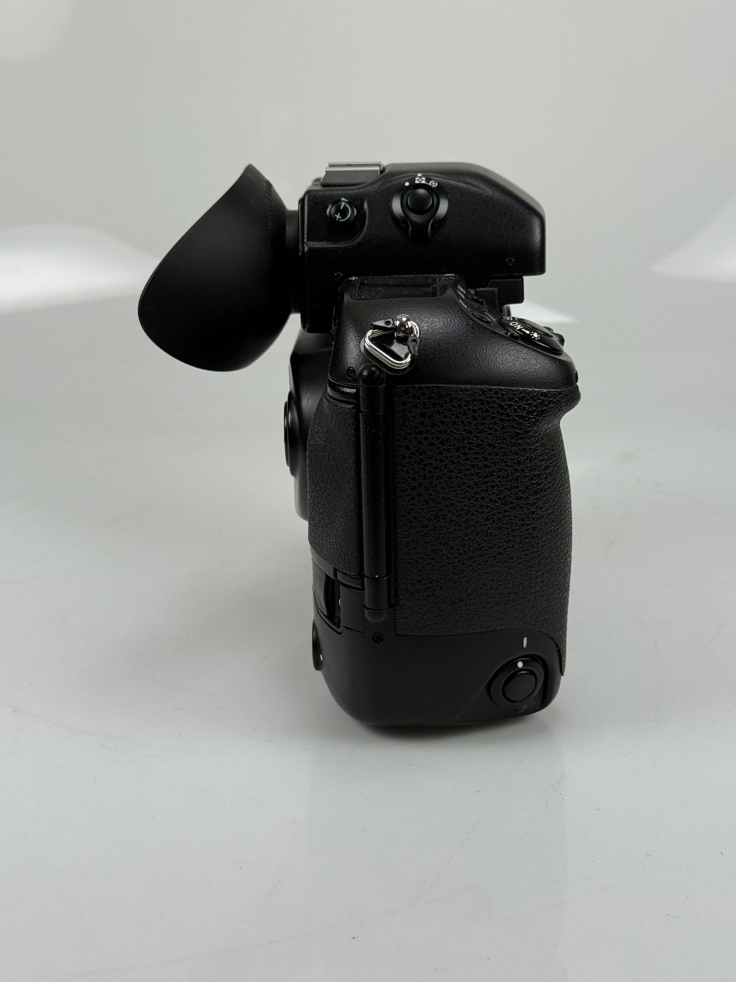 Nikon F5 AF SLR Film Camera Body with data back