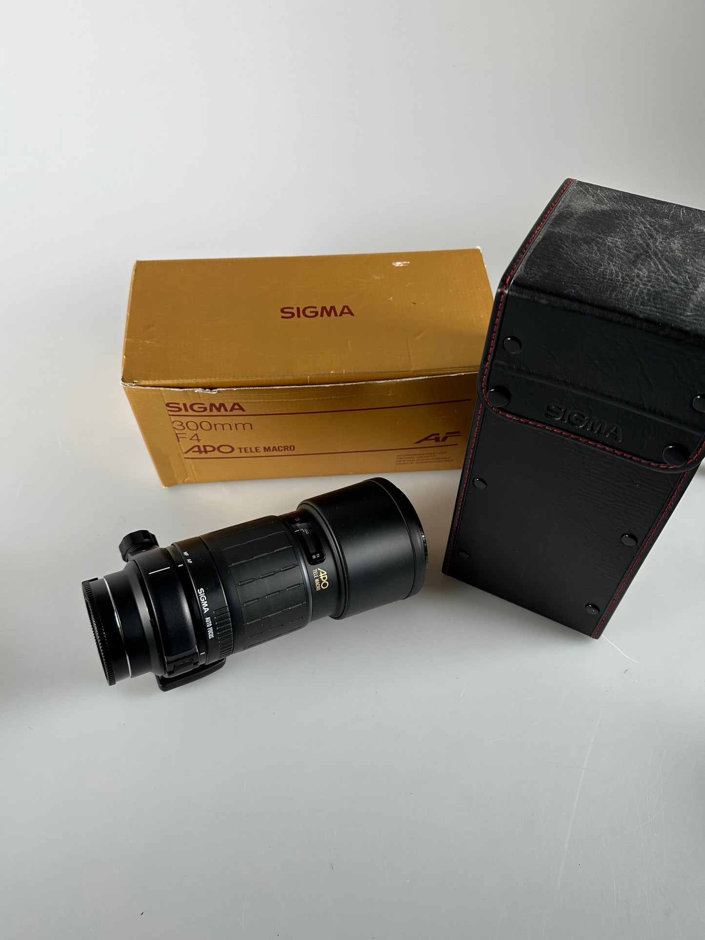 SIGMA AF APO TELE MACRO 300mm F4 Telephoto lens for Minolta